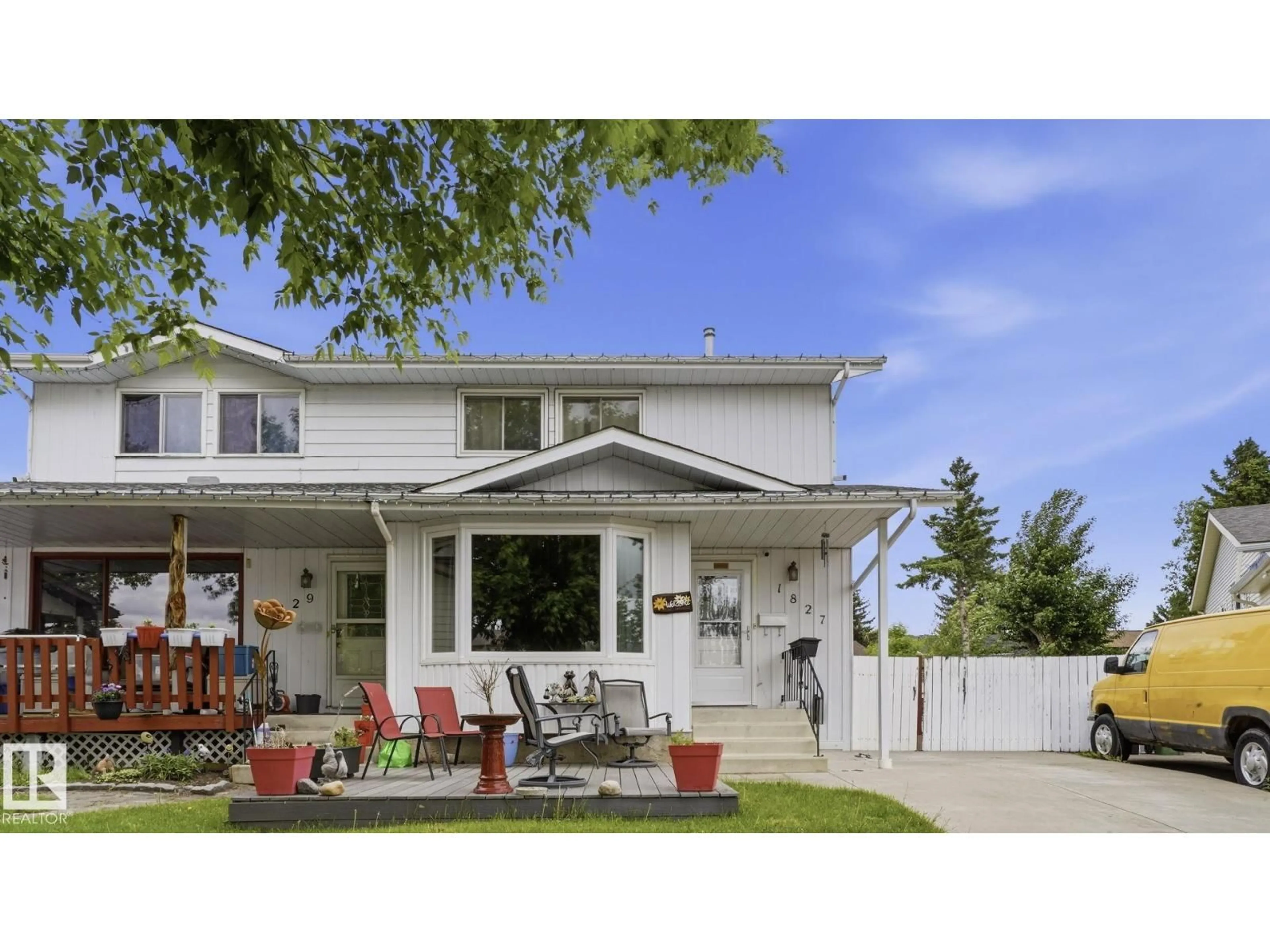 Home with vinyl exterior material, street for 1827 36 ST, Edmonton Alberta T6L3M9