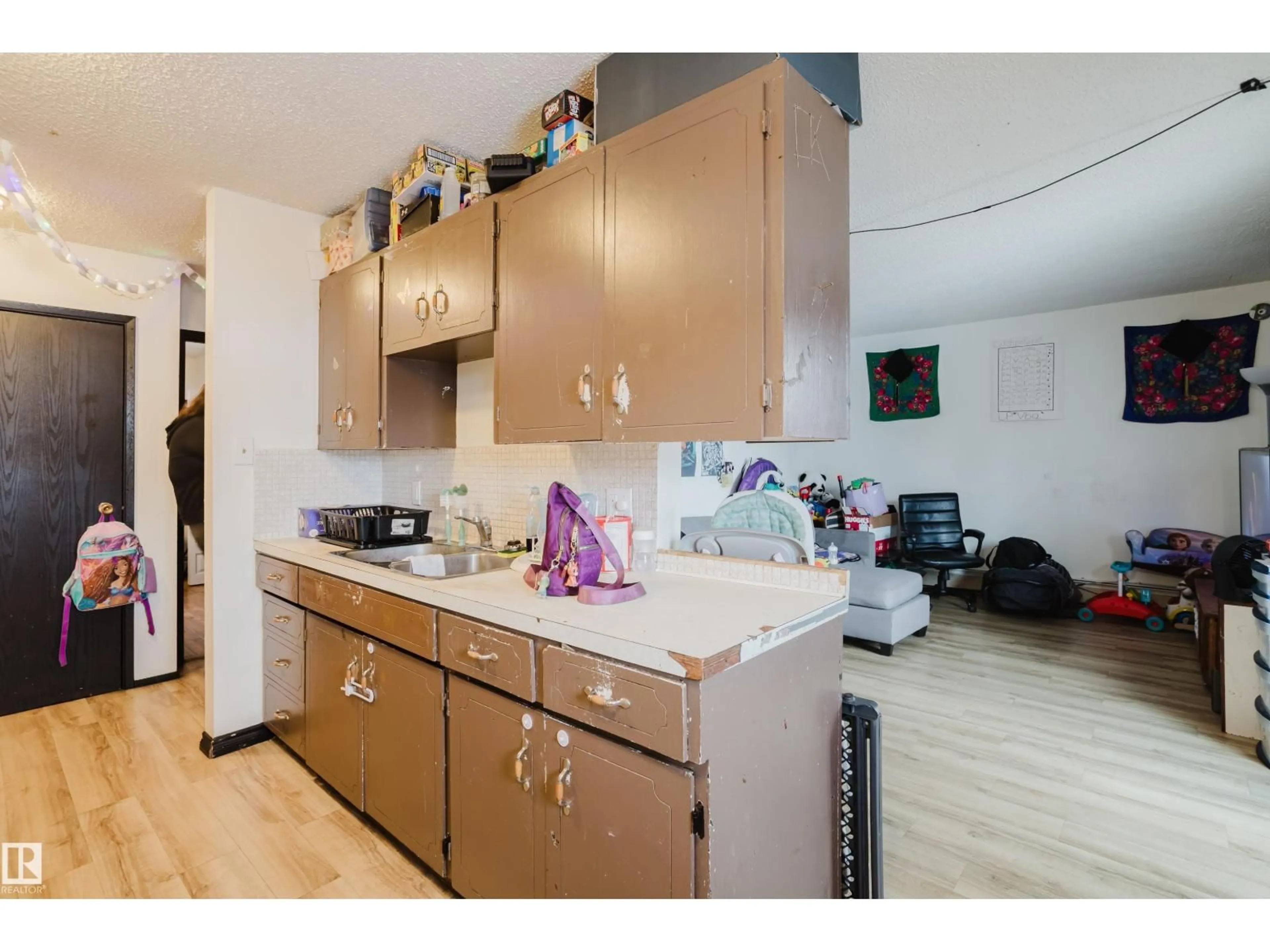 Standard kitchen, unknown for 19 - 3917 54 ST, Wetaskiwin Alberta T9A1S6