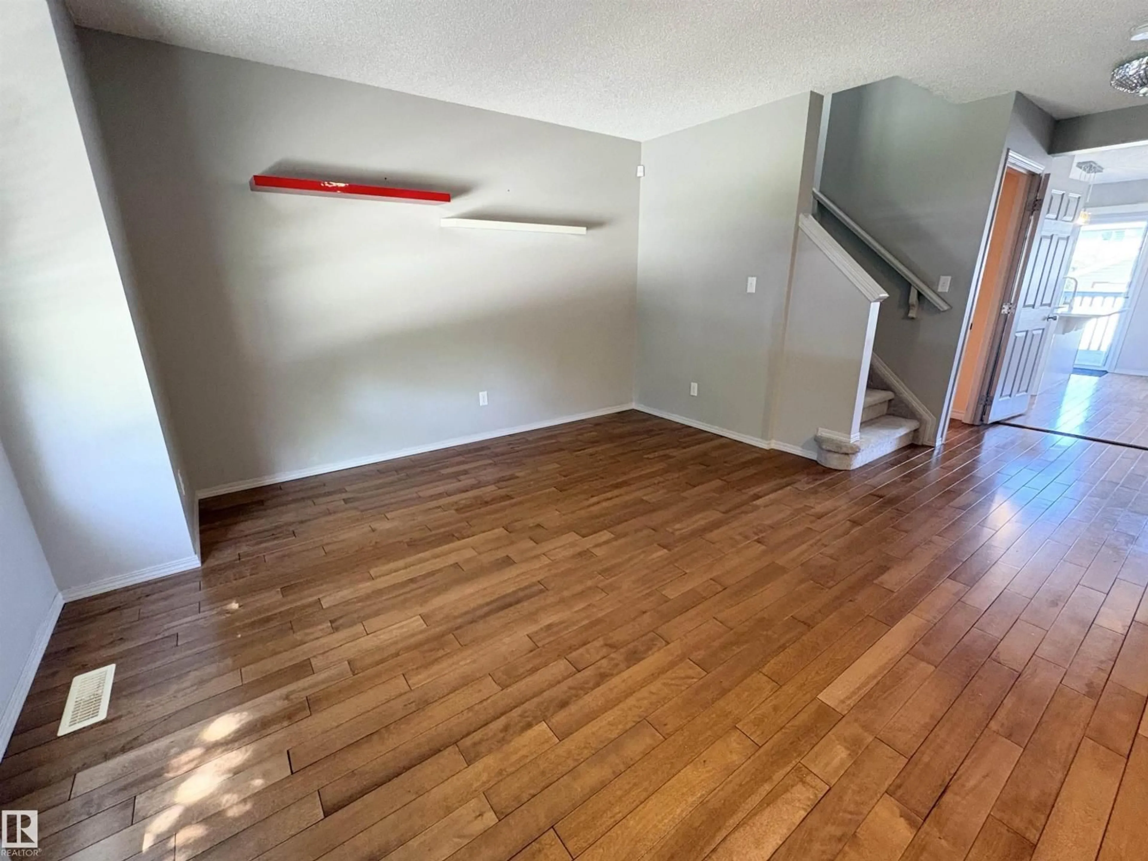 A pic of a room for 21354 87A AV, Edmonton Alberta T5T6T8