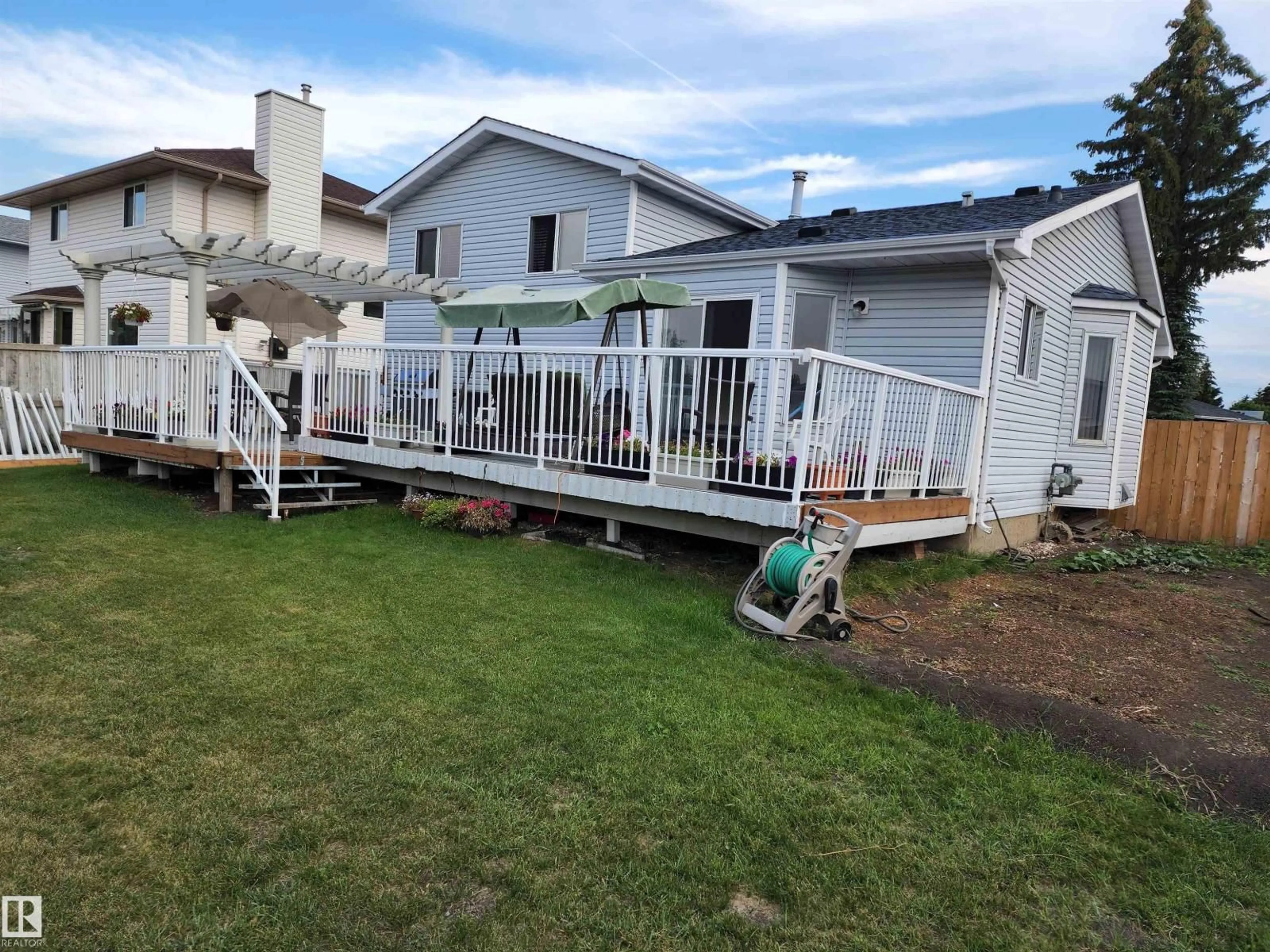 Patio, unknown for 4428 11A AV NW, Edmonton Alberta T6L6M4