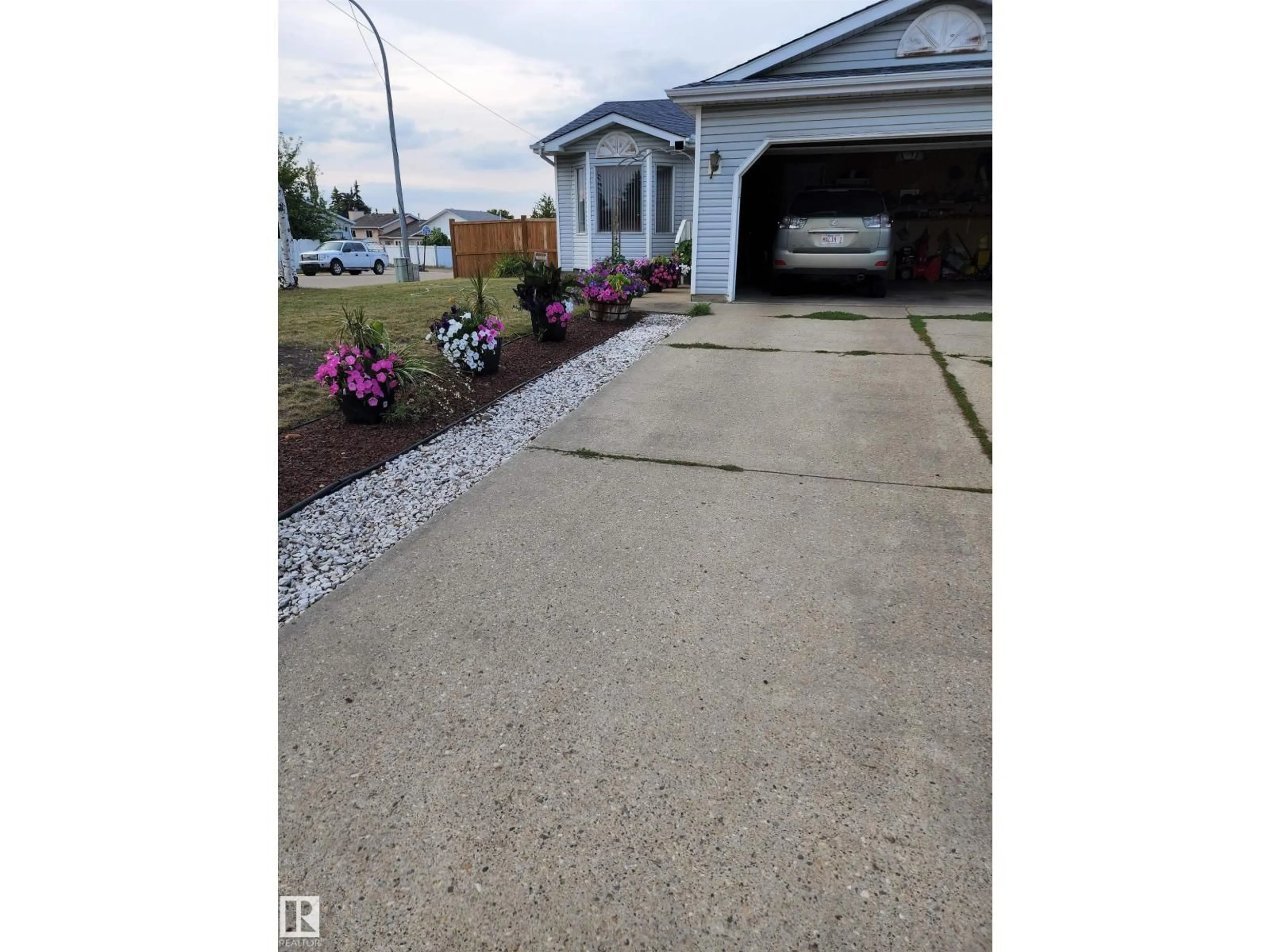 Unknown for 4428 11A AV NW, Edmonton Alberta T6L6M4