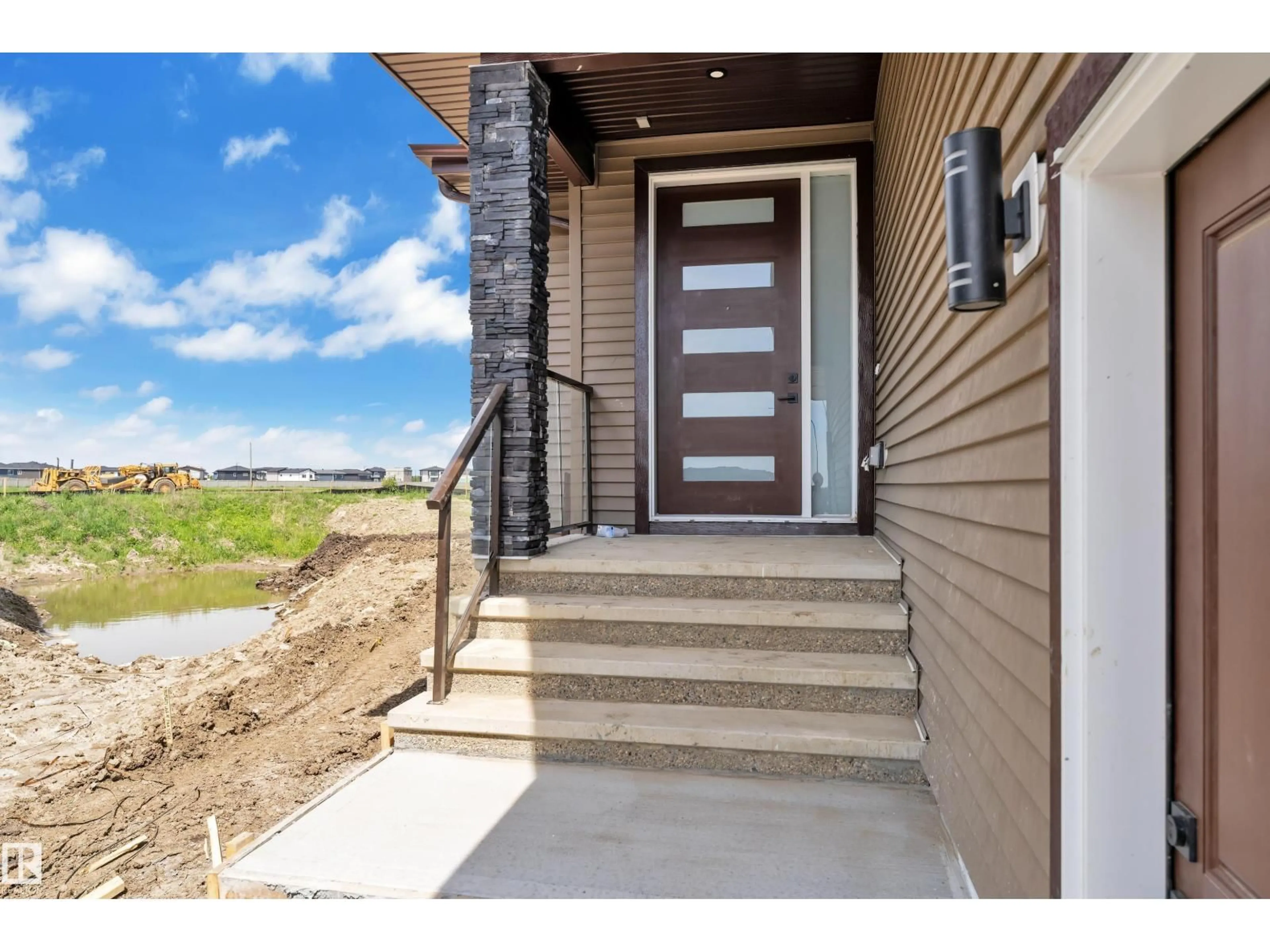 Indoor entryway for 2282 63 AV, Rural Leduc County Alberta T4X0K5