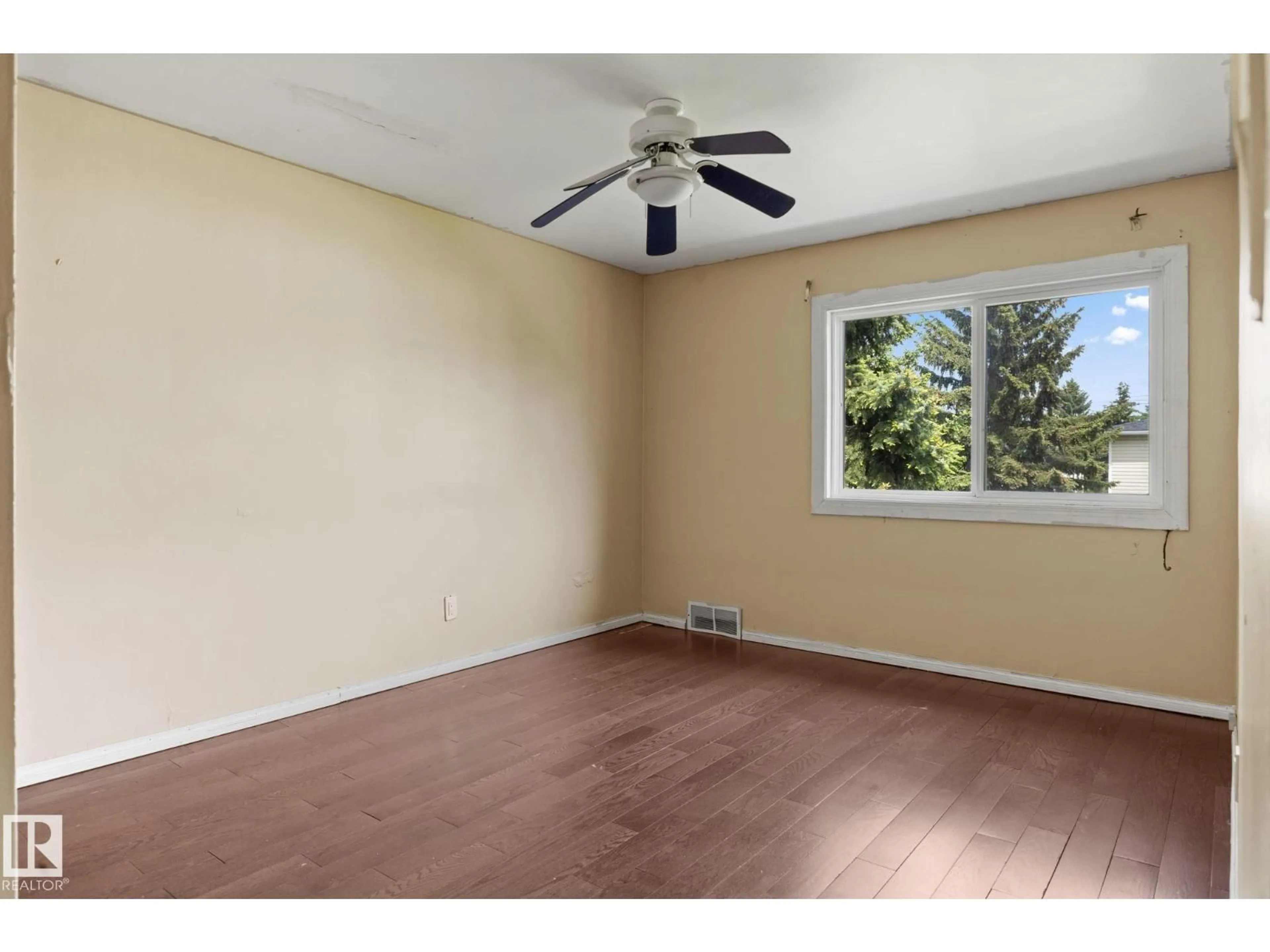 A pic of a room for #110 - 12988 122B AV, Edmonton Alberta T5L2X2