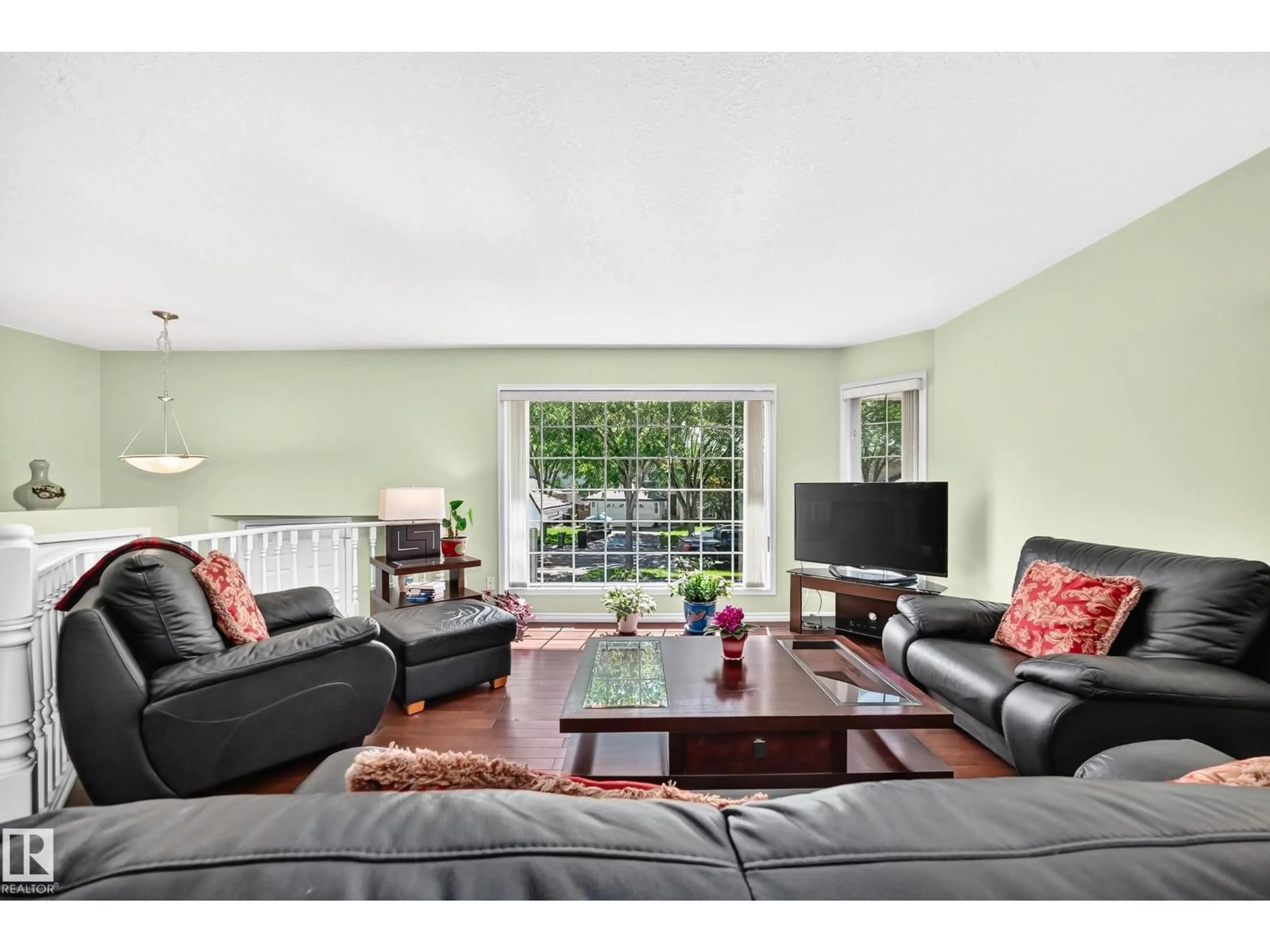 Living room with furniture, unknown for 963 BURROWS CR, Edmonton Alberta T6R2L2