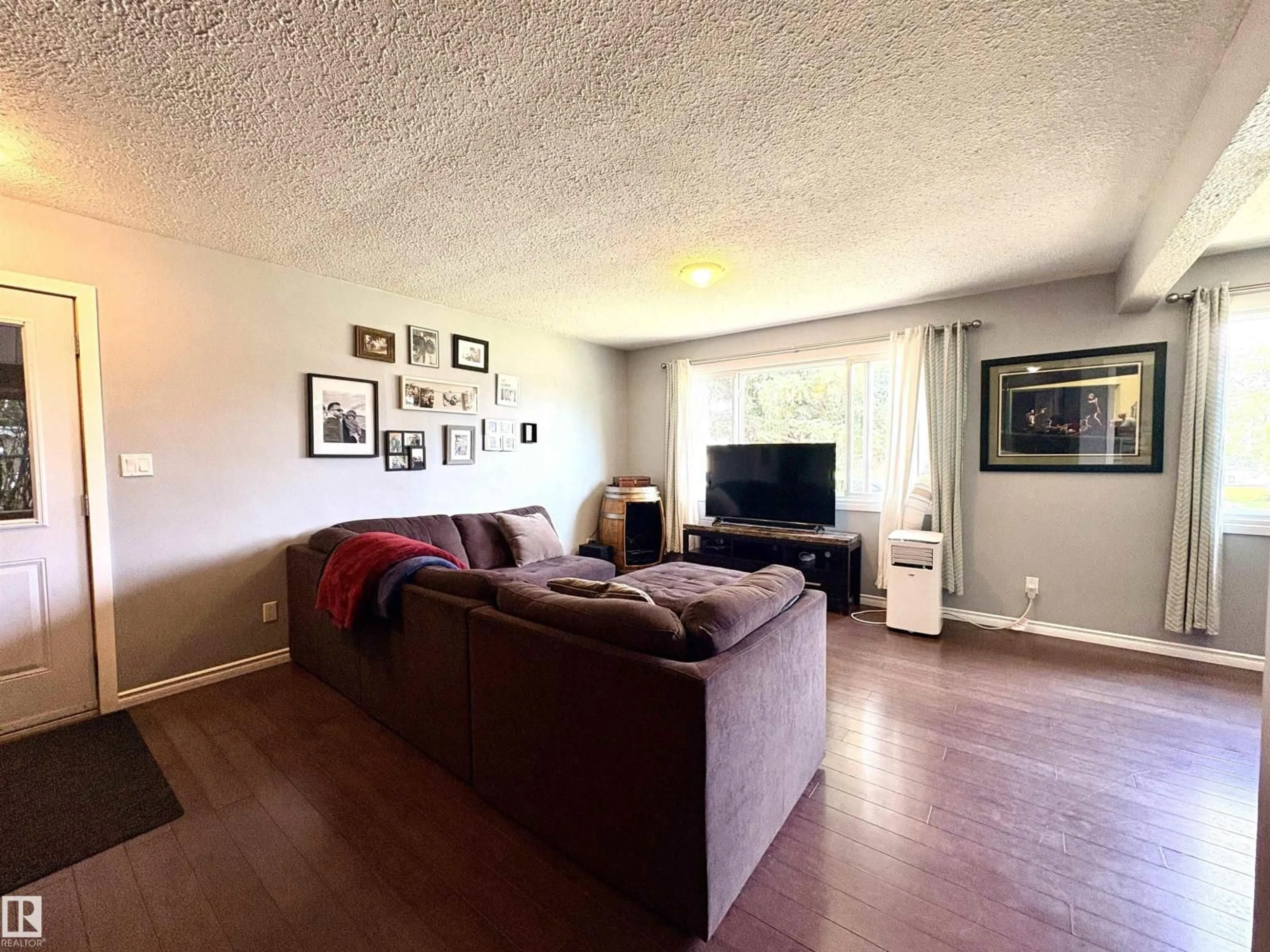 A pic of a room for 13316 106 ST, Edmonton Alberta T5E4S5