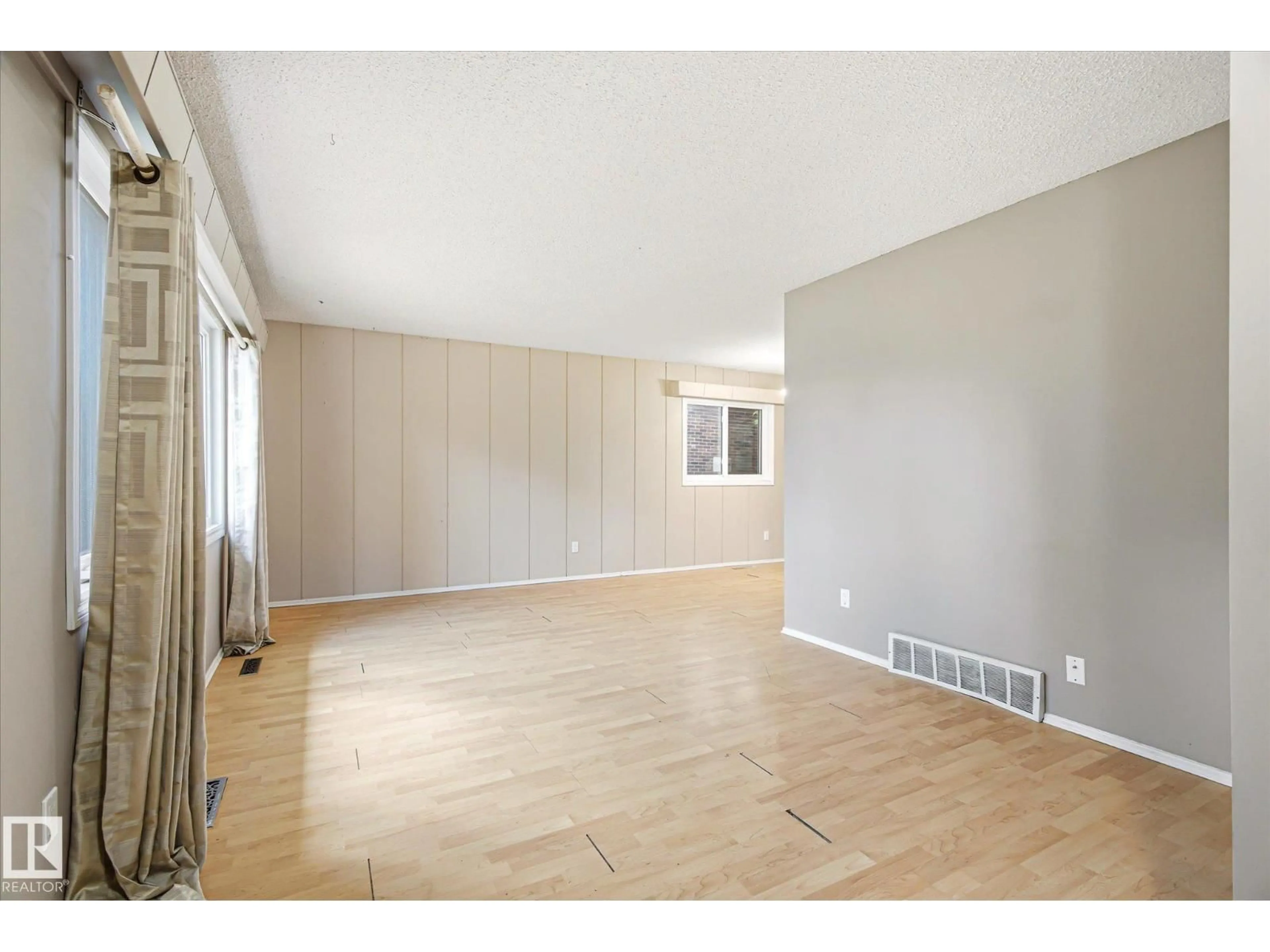 A pic of a room for NW - 13104 132 ST, Edmonton Alberta T5L1R5
