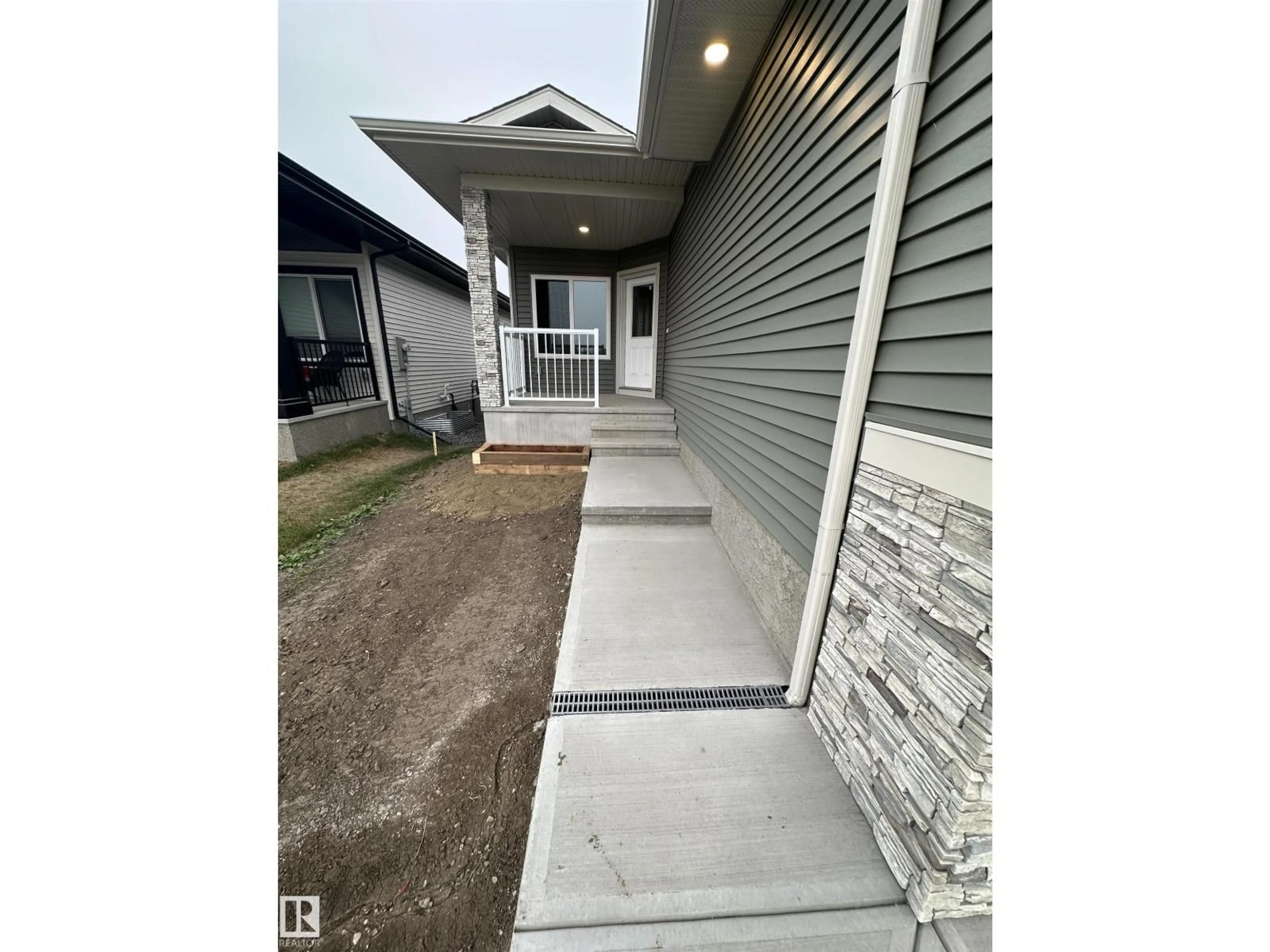 Unknown for 11 - 31 DALTON LI, Spruce Grove Alberta T7X4C4