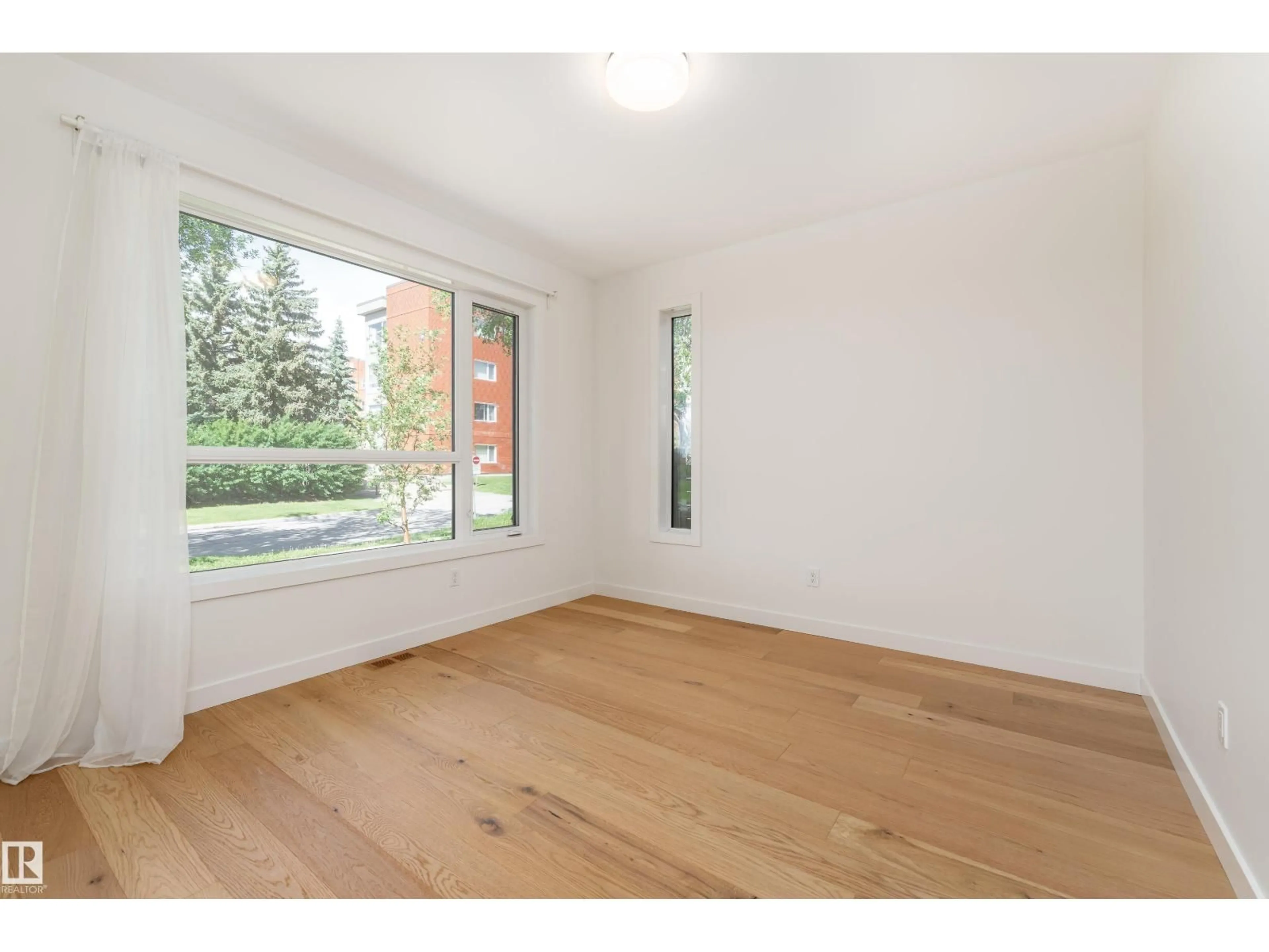 A pic of a room for 9137 84 AV NW, Edmonton Alberta T6C1E5