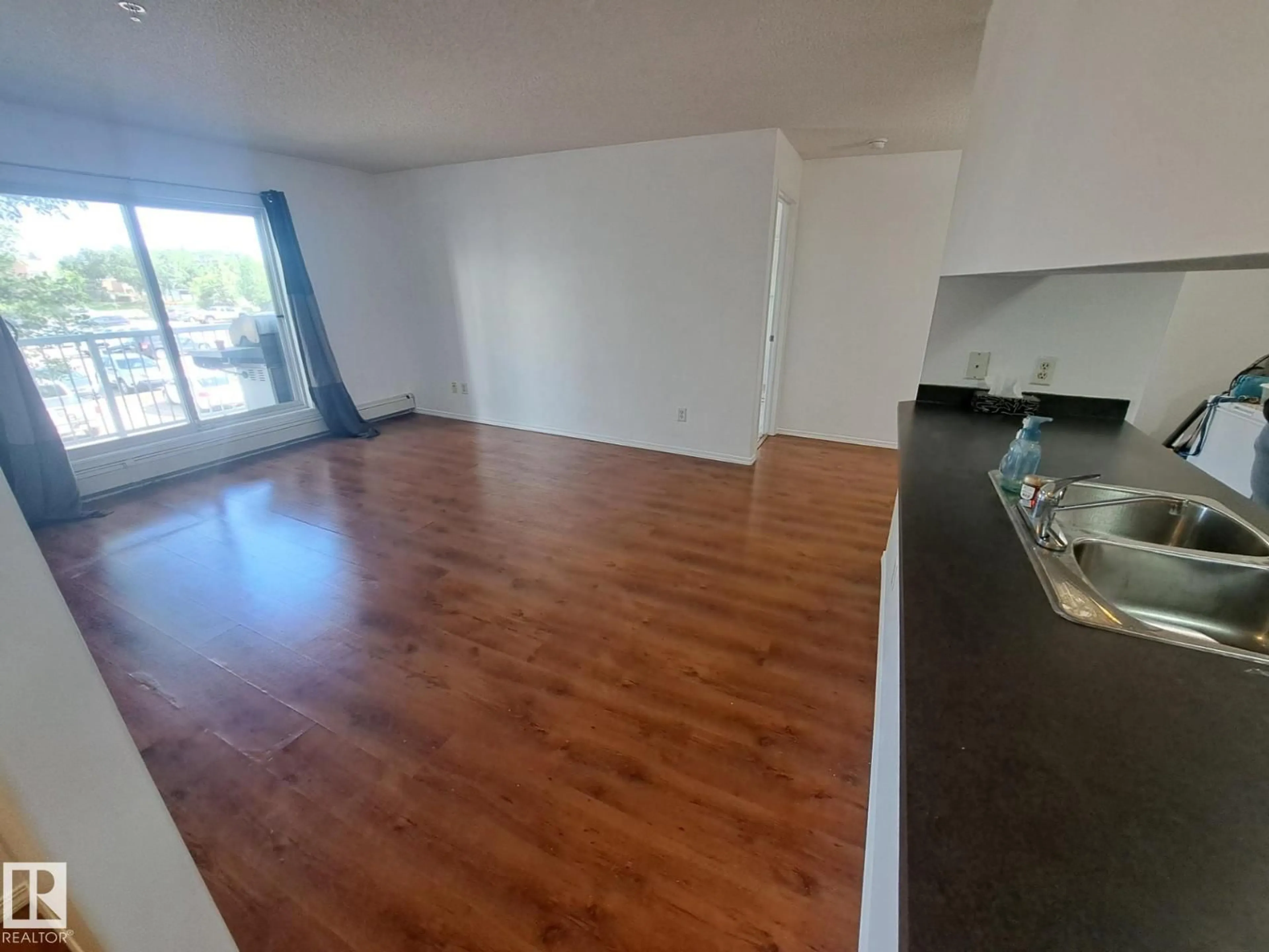 A pic of a room for #205 - 9910 107 ST, Morinville Alberta T8R0A3