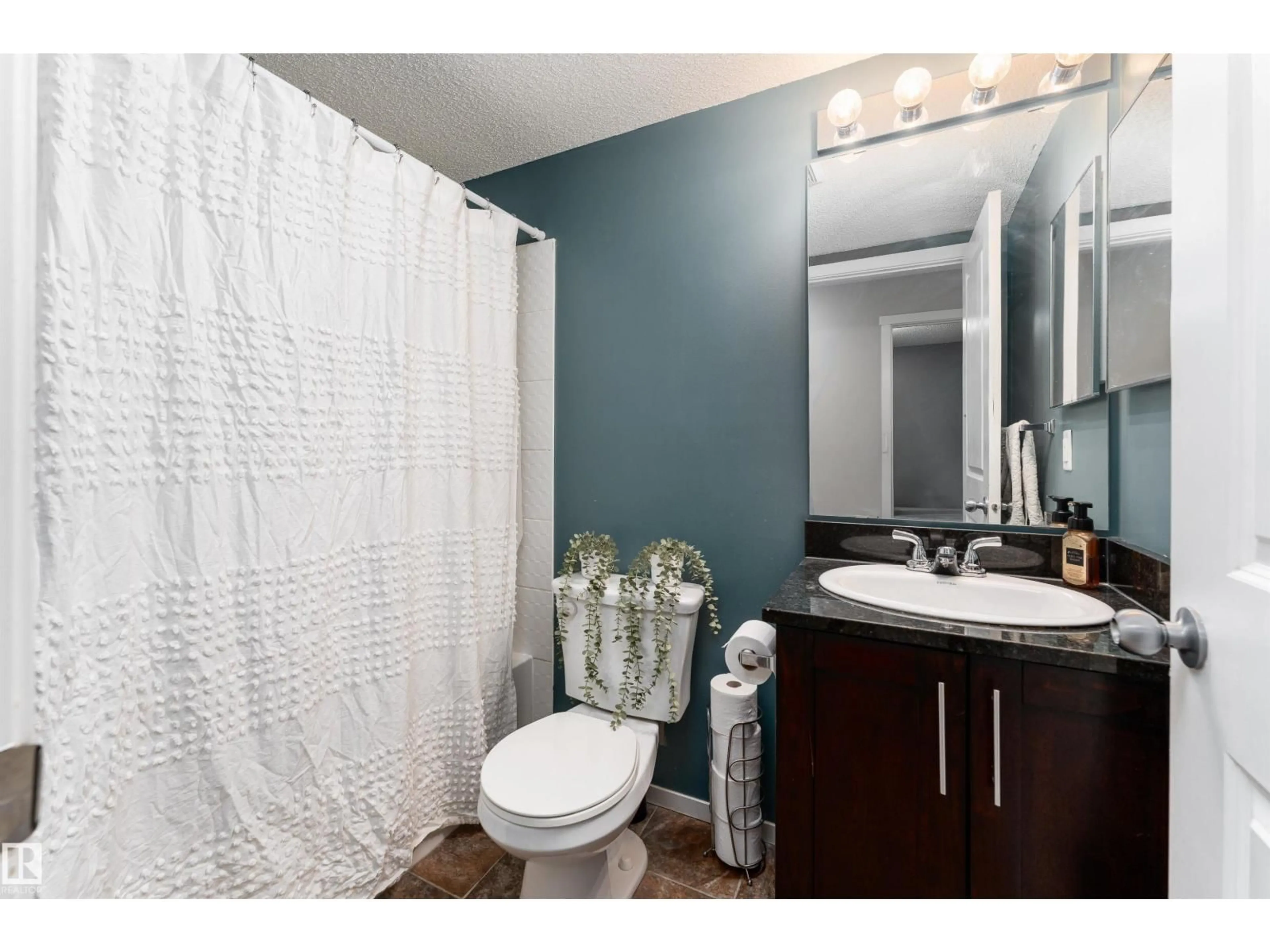 Standard bathroom, unknown for 3207 - 117 JAMES MOWATT TR, Edmonton Alberta T6W3L6