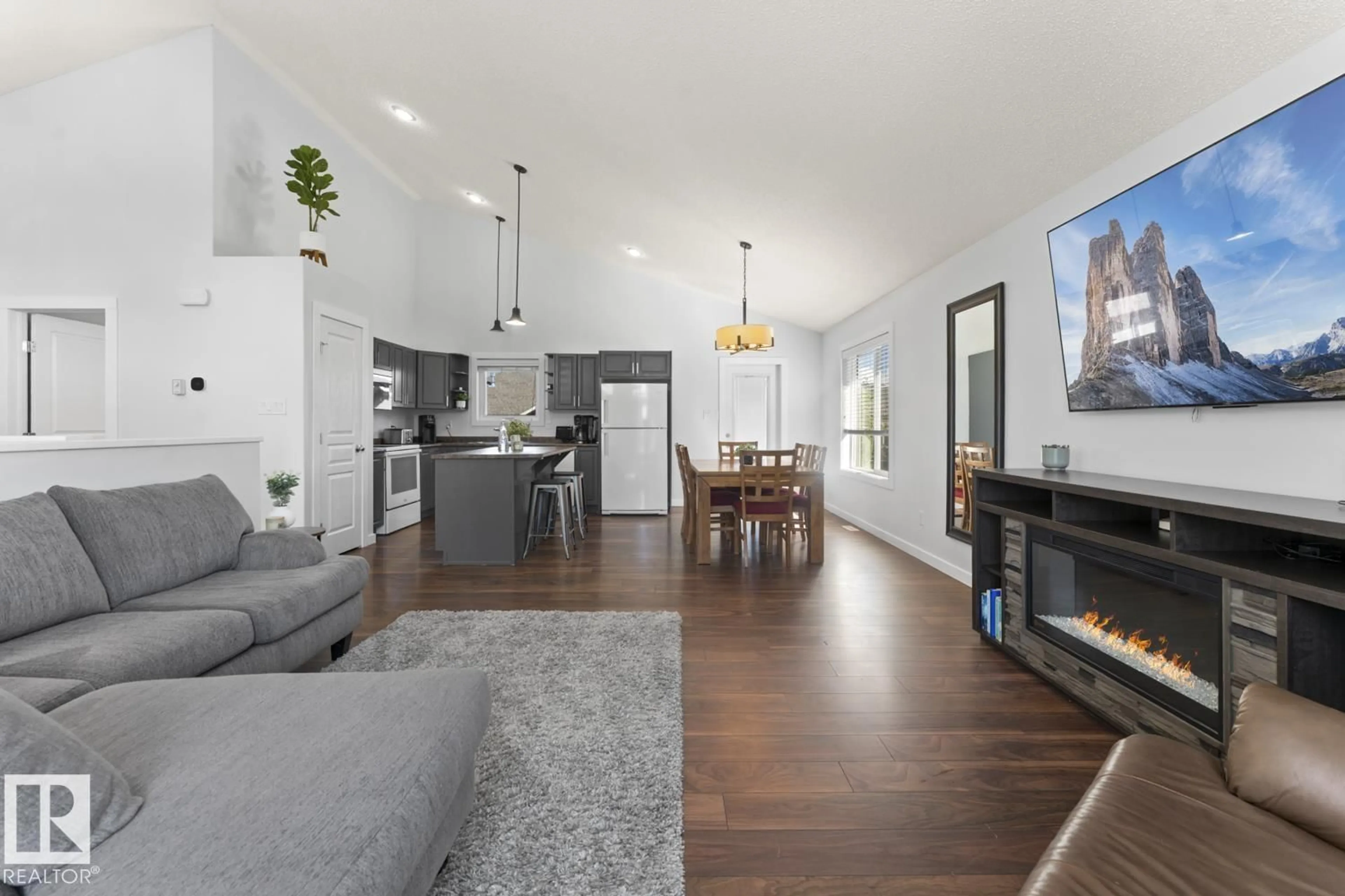 Open concept kitchen, unknown for 1208 18 AV, Cold Lake Alberta T9M0G4