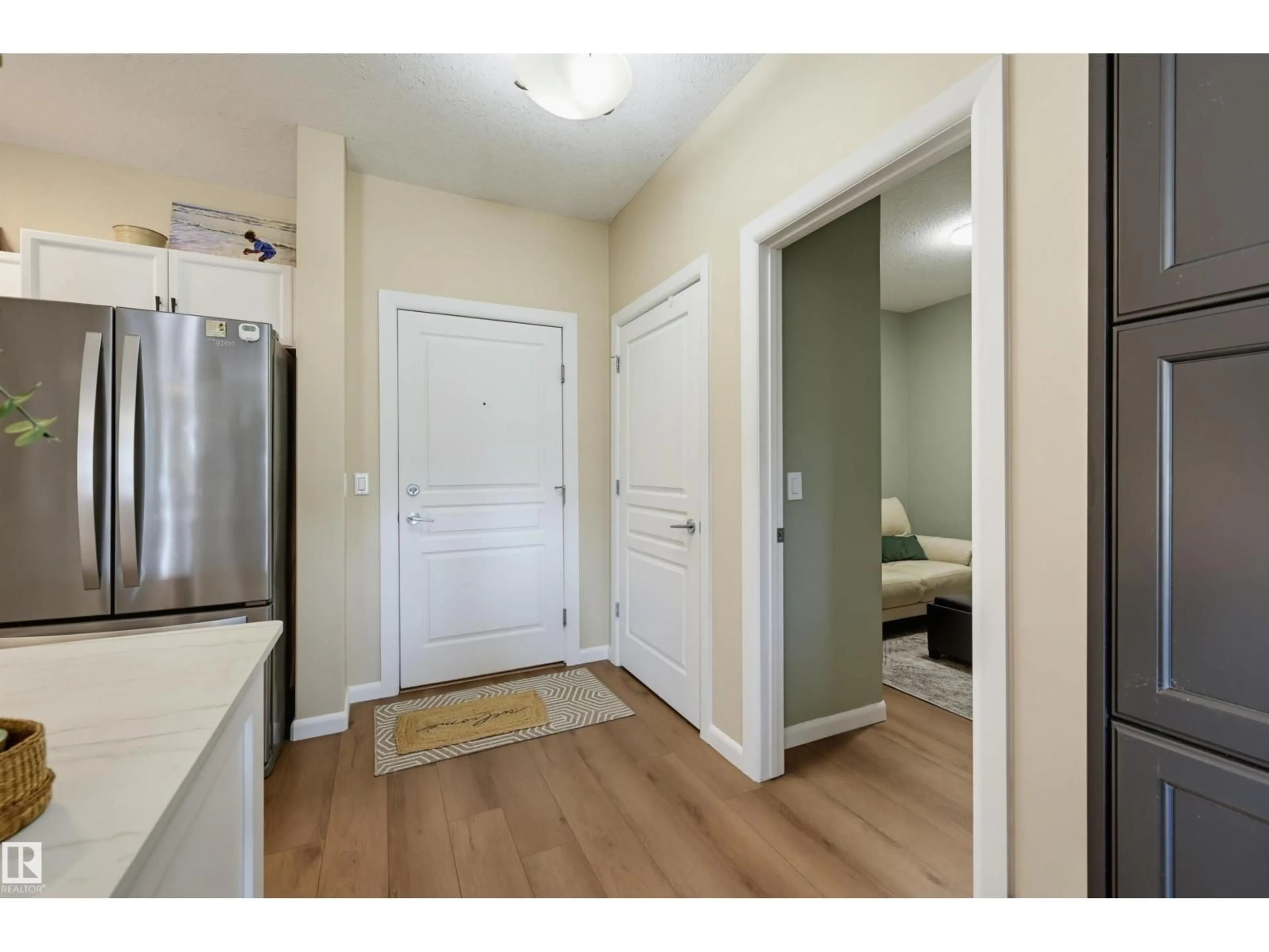 Indoor entryway for 160 - 328 MAGRATH RD, Edmonton Alberta T6R3T7