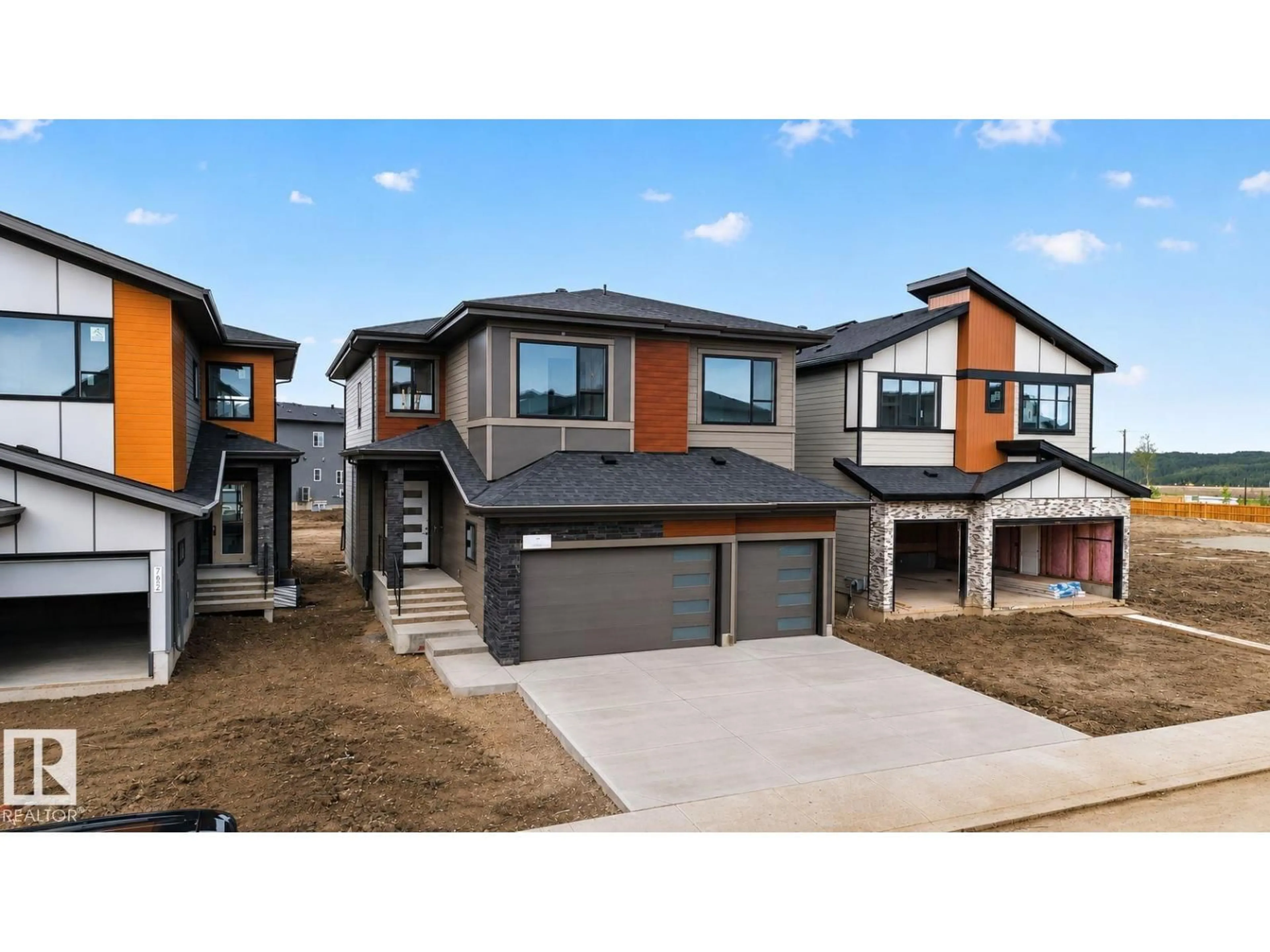 Home with vinyl exterior material, street for 7664 KIMIWAN CR, Edmonton Alberta T6W5W2