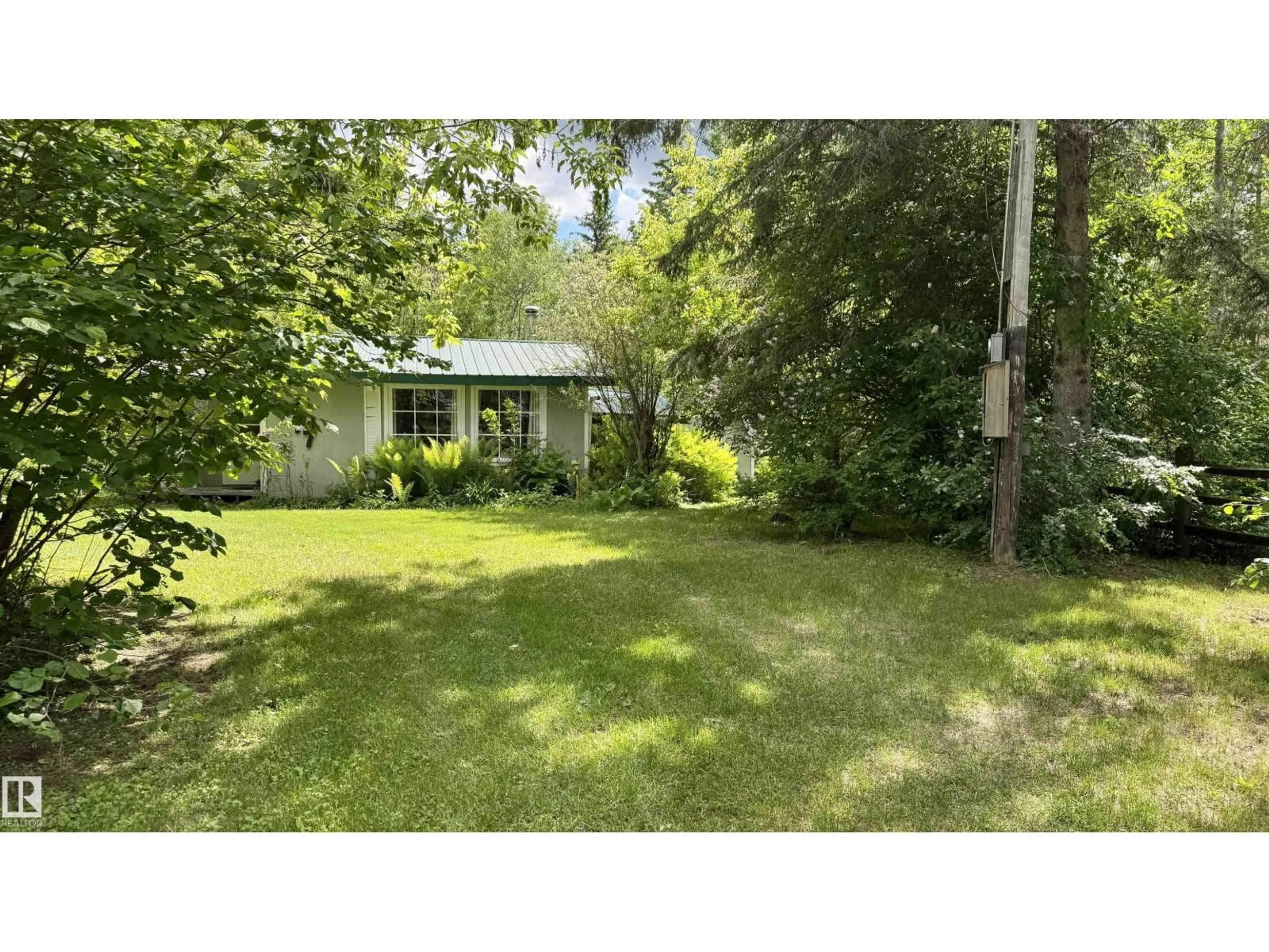 A pic from outside/outdoor area/front of a property/back of a property/a pic from drone, unknown for 110 A - 546 RNG ROAD, Rural St. Paul County Alberta T0A0C0