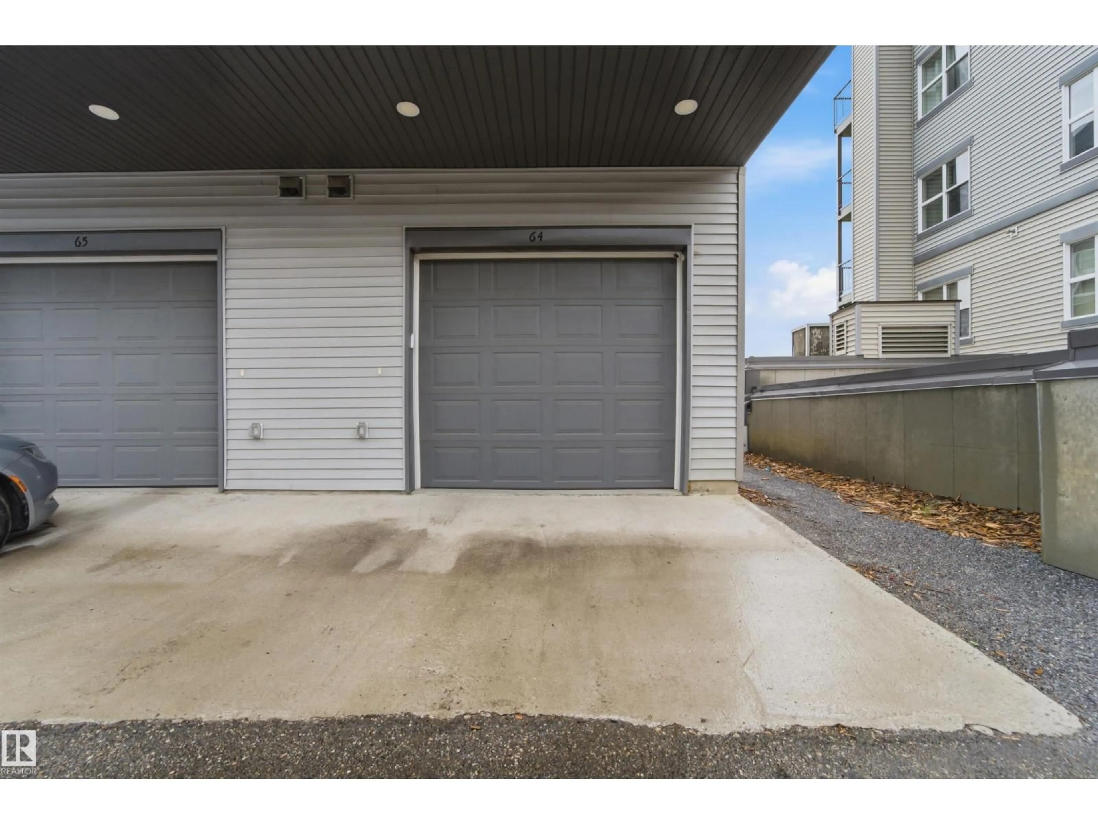 Indoor garage for 655 - 64 WATT BV, Edmonton Alberta T6X0Y2