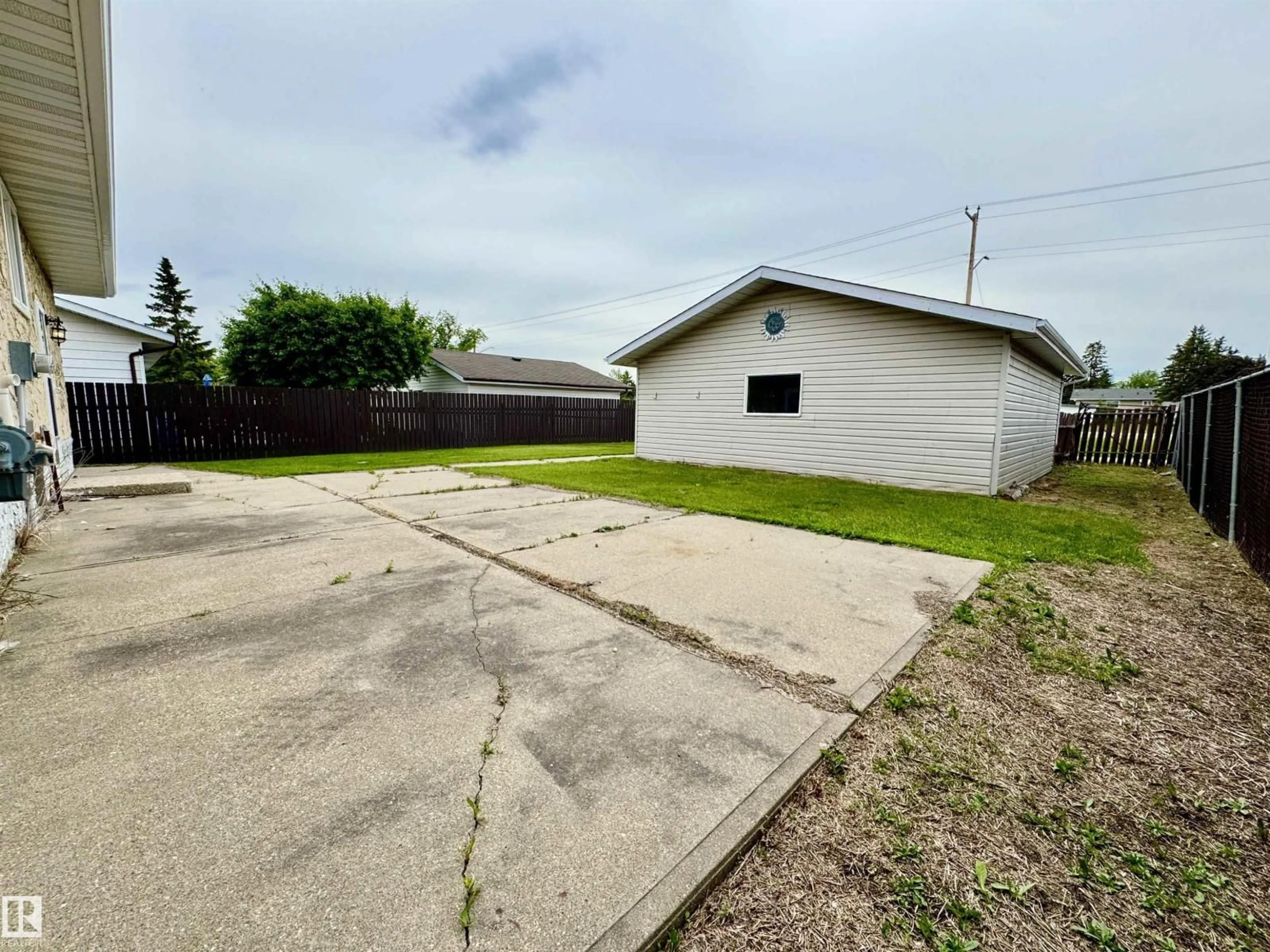 Shed for 5040 47 ST, Lamont Alberta T0B2R0