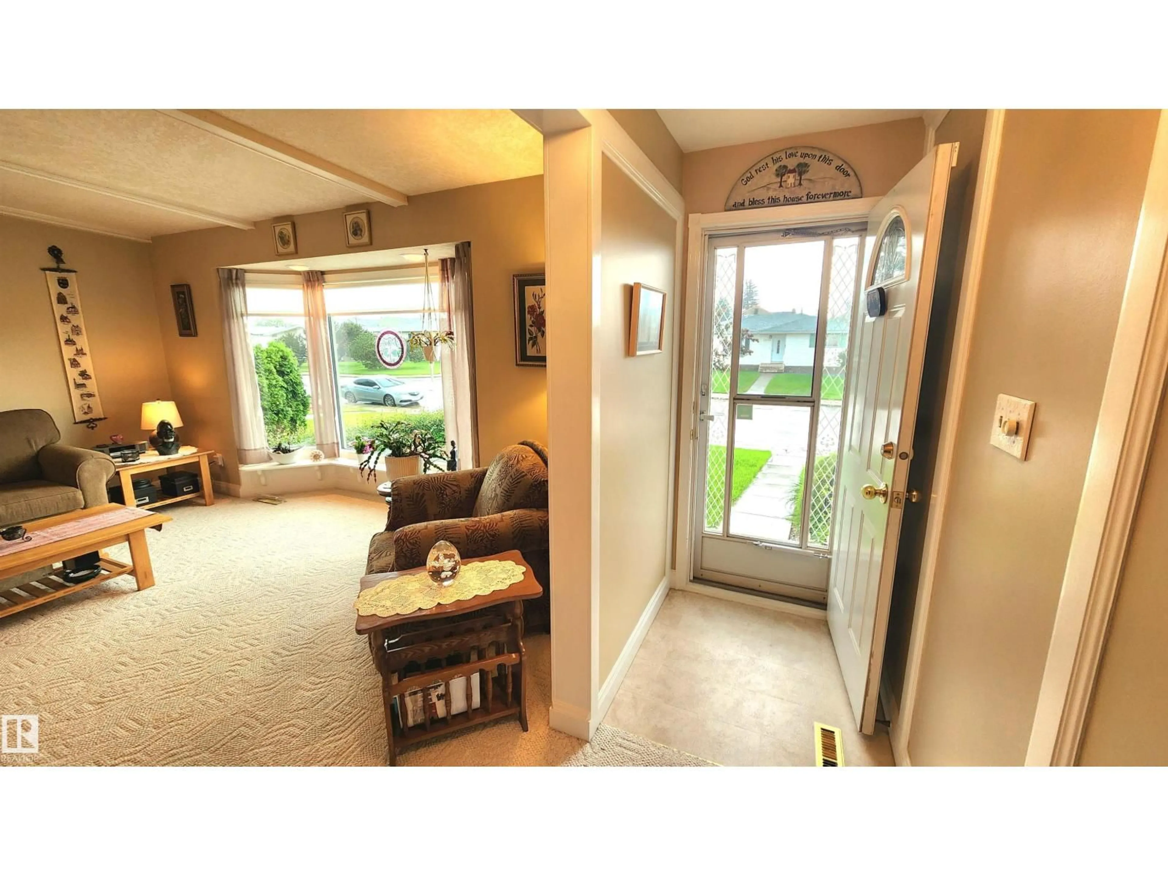 Unknown for 13307 DELWOOD RD, Edmonton Alberta T5C3B5