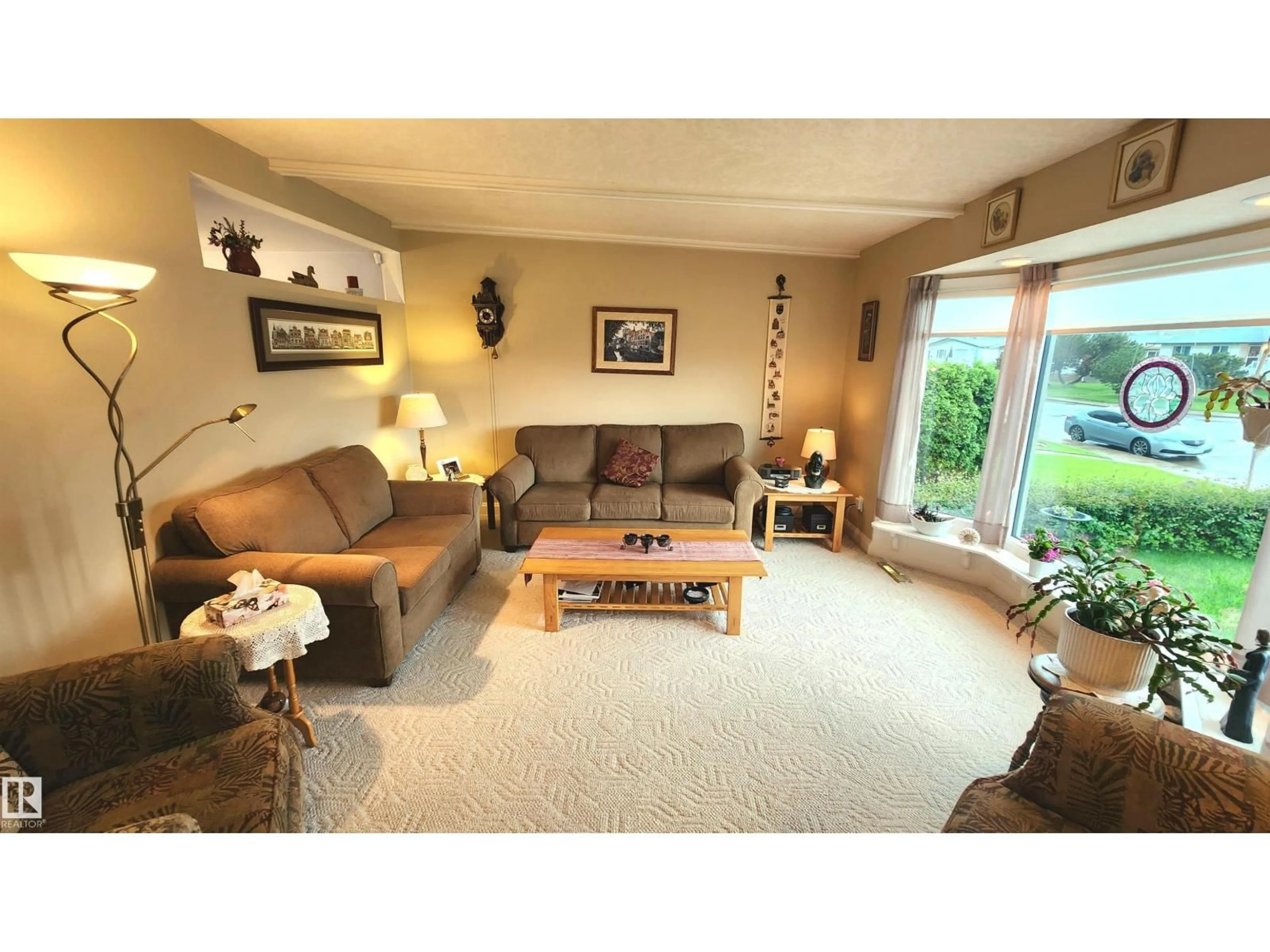 Living room with furniture, unknown for 13307 DELWOOD RD, Edmonton Alberta T5C3B5