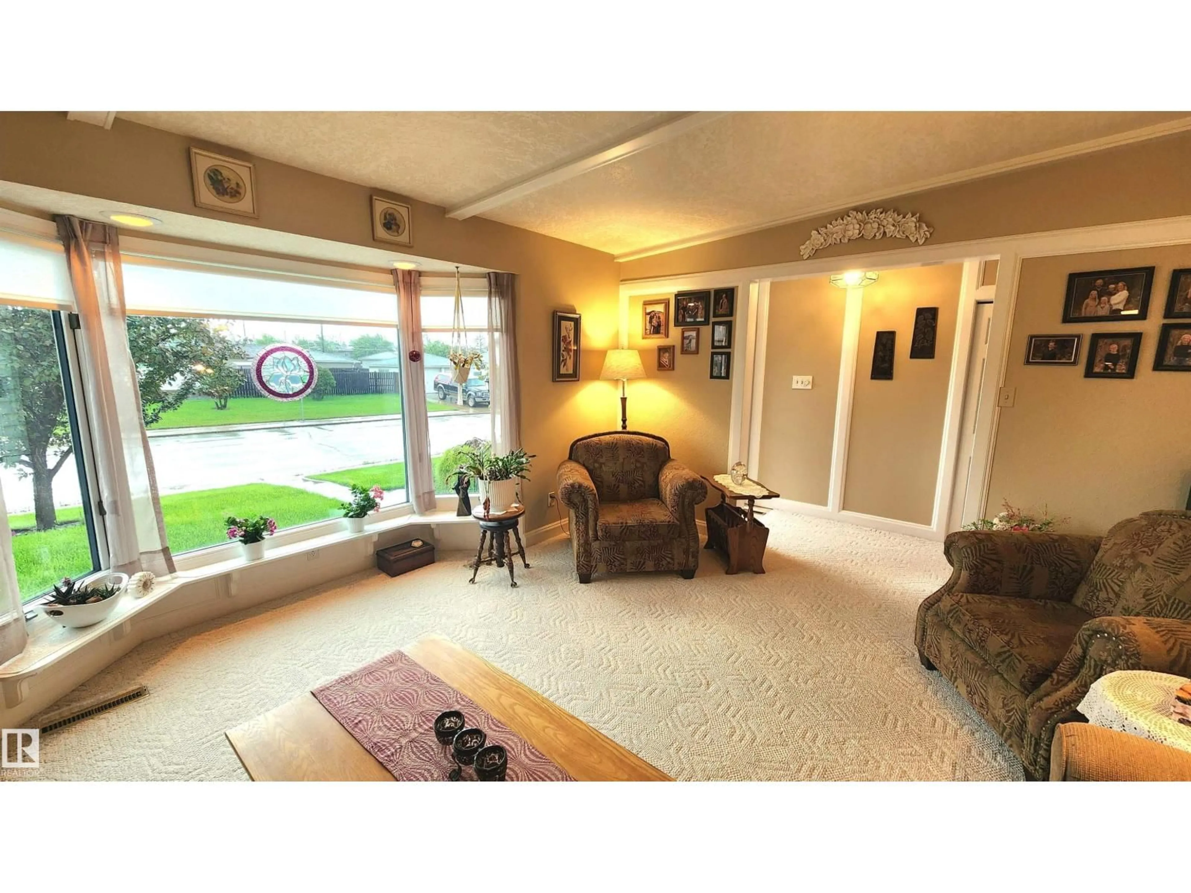 Unknown for 13307 DELWOOD RD, Edmonton Alberta T5C3B5