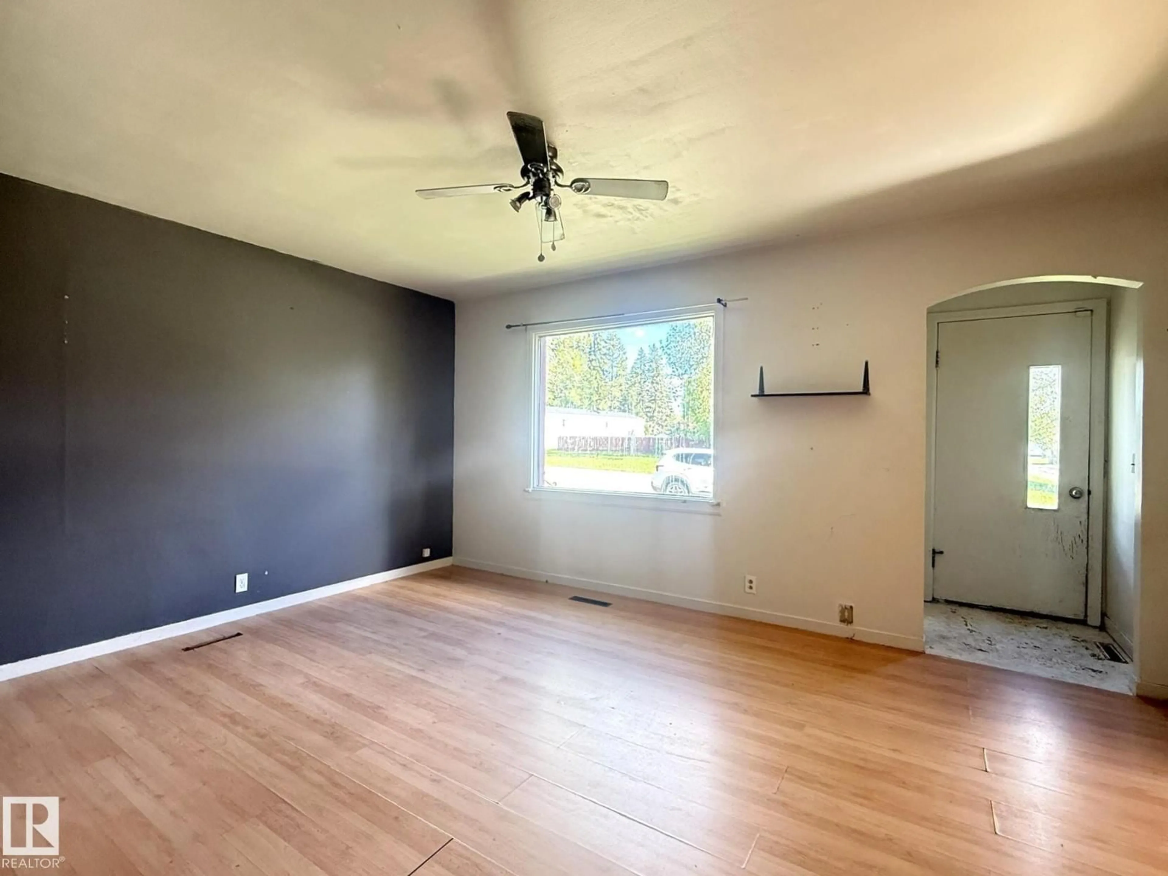 A pic of a room for 5028 52 AV, Breton Alberta T0C0P0