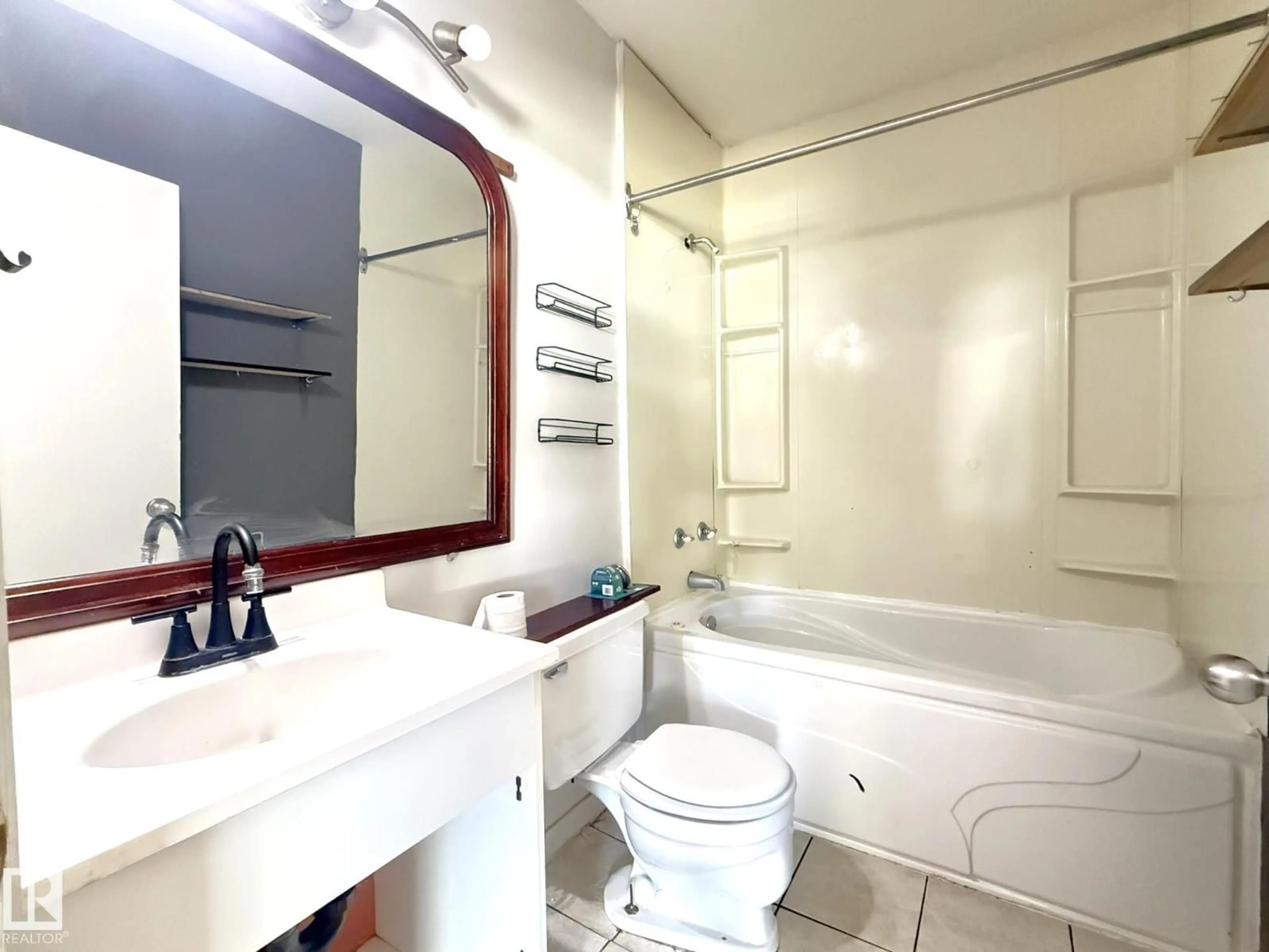 Standard bathroom, unknown for 5028 52 AV, Breton Alberta T0C0P0