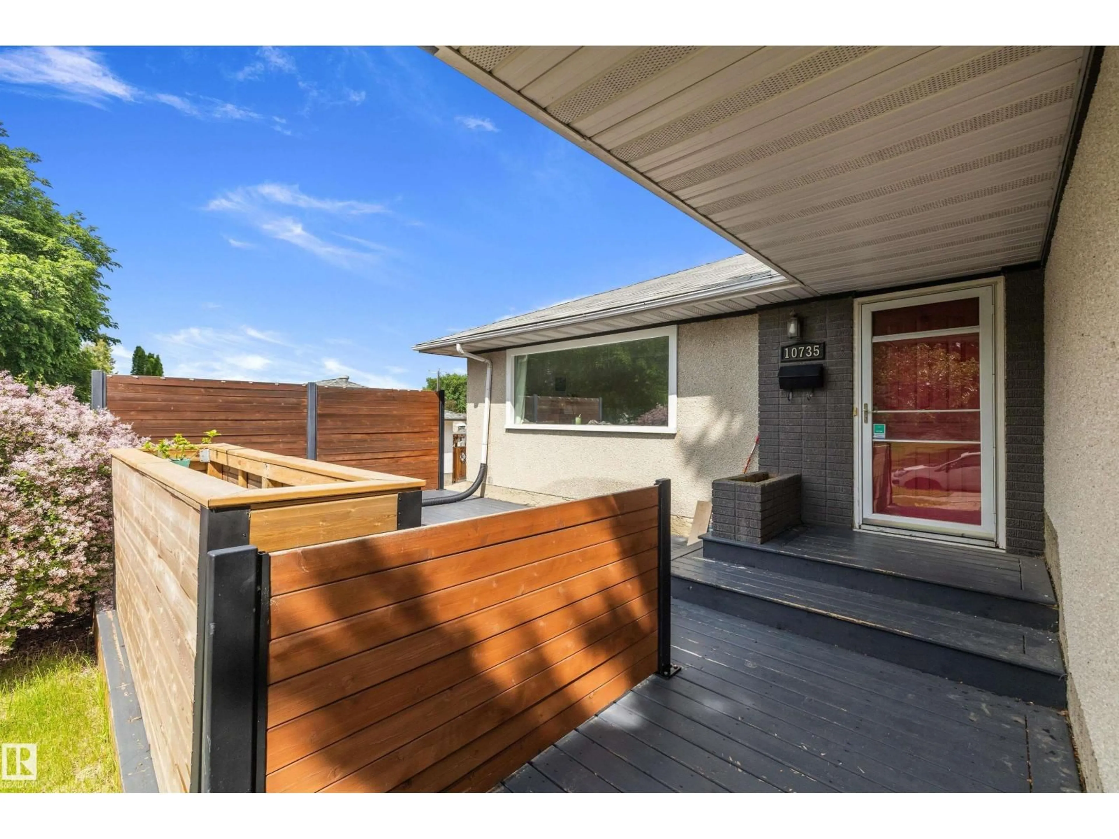 Unknown for 10735 50 ST, Edmonton Alberta T6A2E3