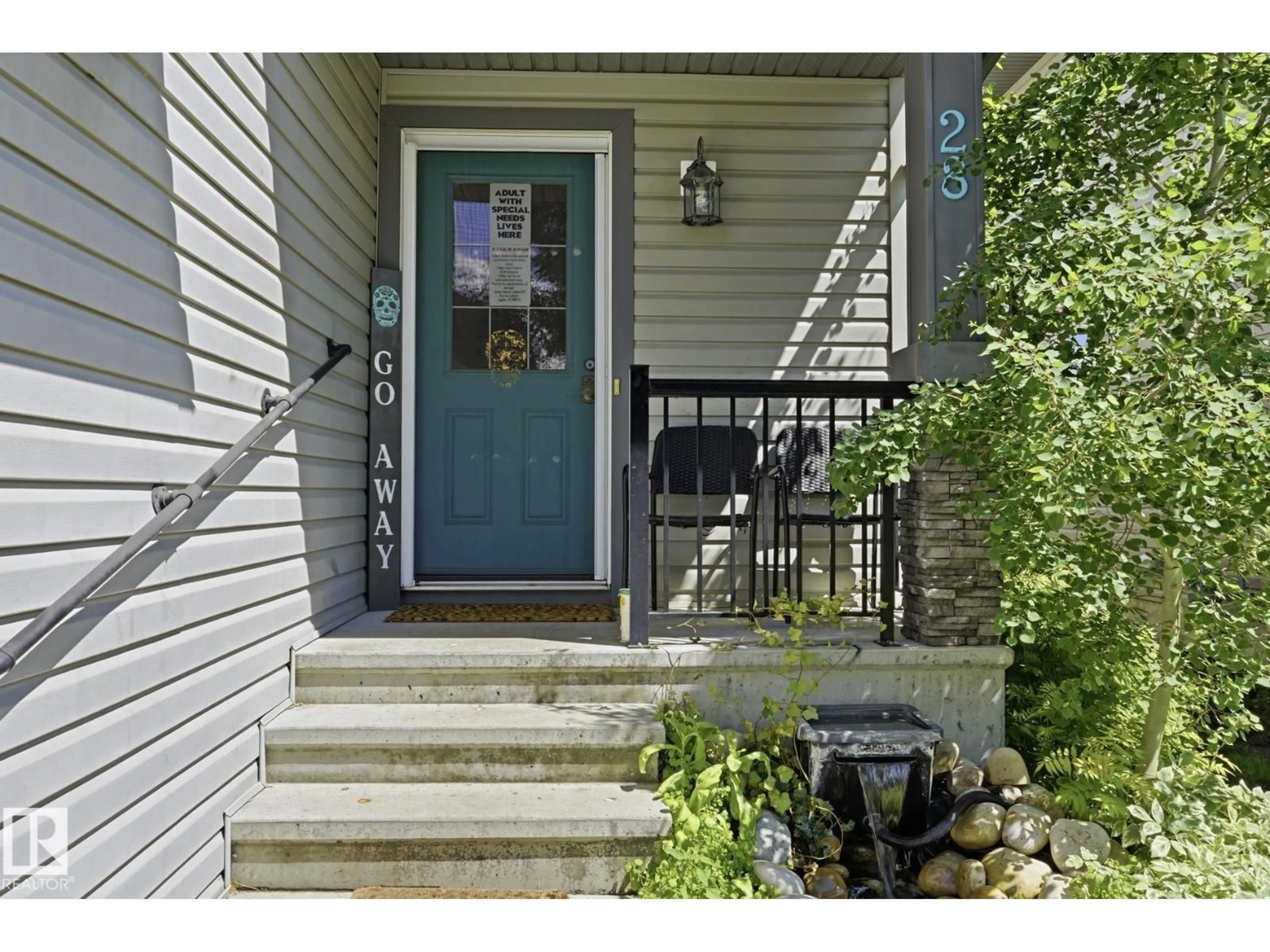 Indoor entryway for 28 WELLINGTON PL, Fort Saskatchewan Alberta T8L0G3
