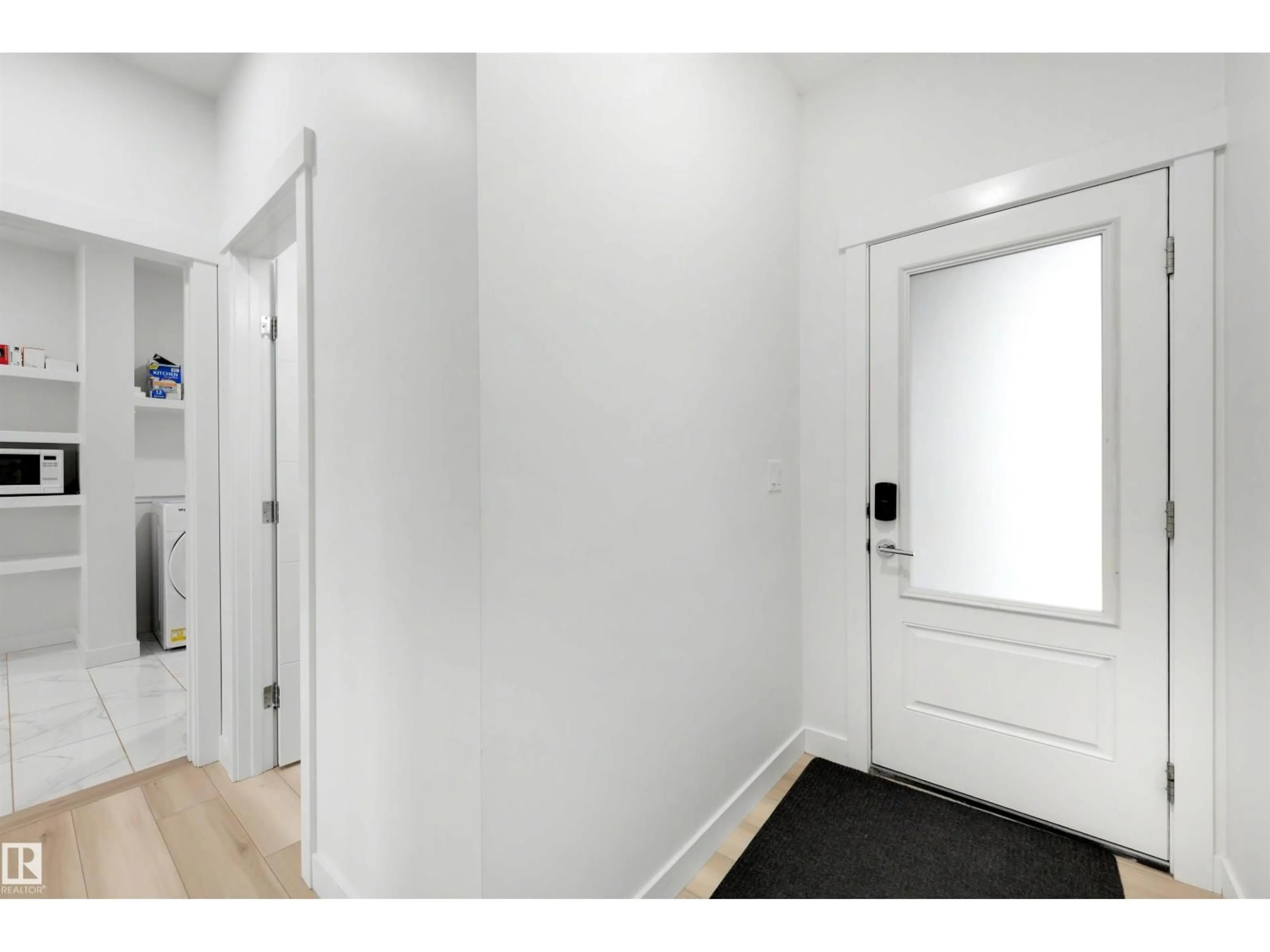 Indoor entryway for 3173 CHECKNITA WY, Edmonton Alberta T6W4W7