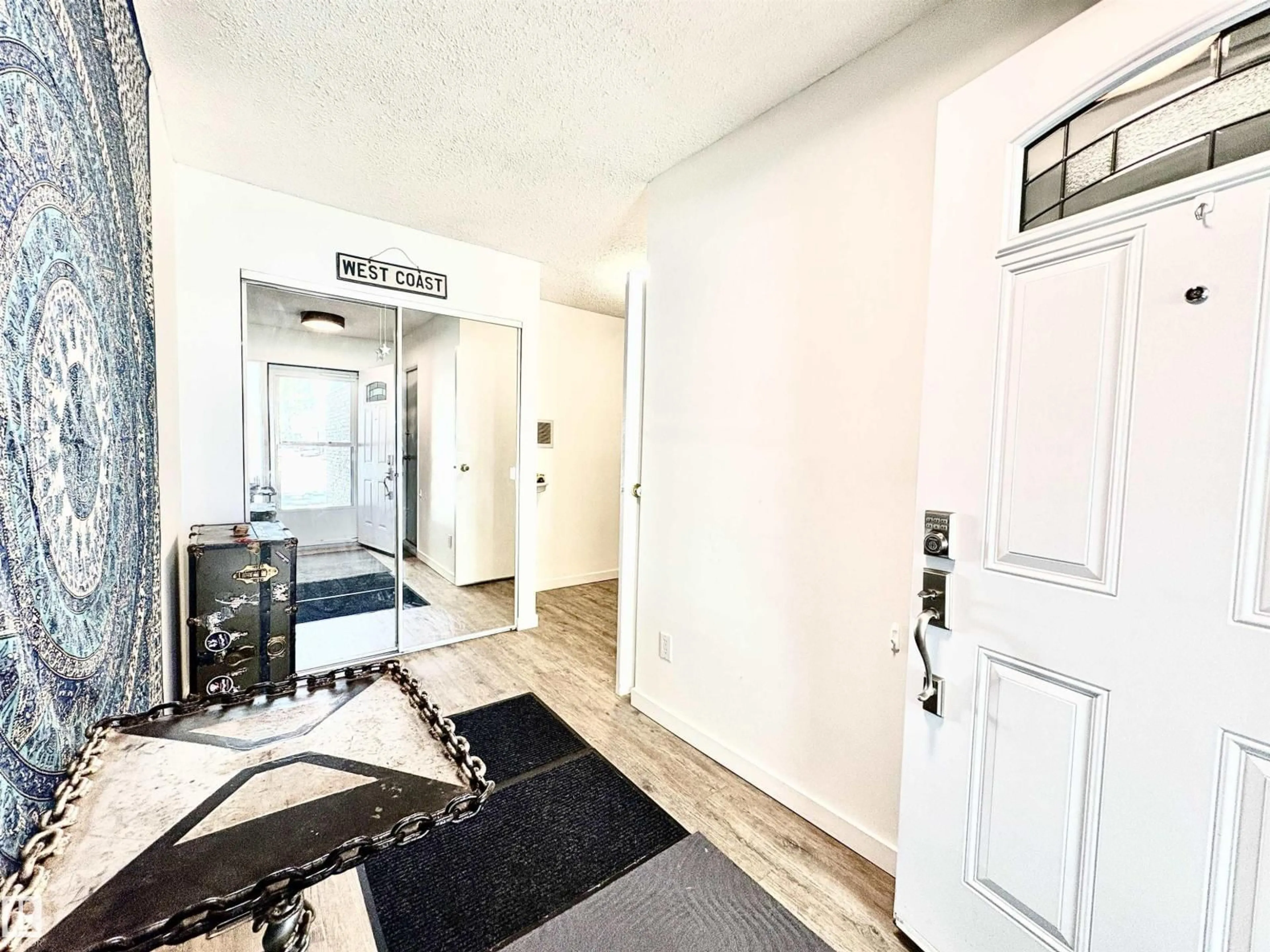 Indoor entryway for NW - 3016 108 ST, Edmonton Alberta T6J3S6
