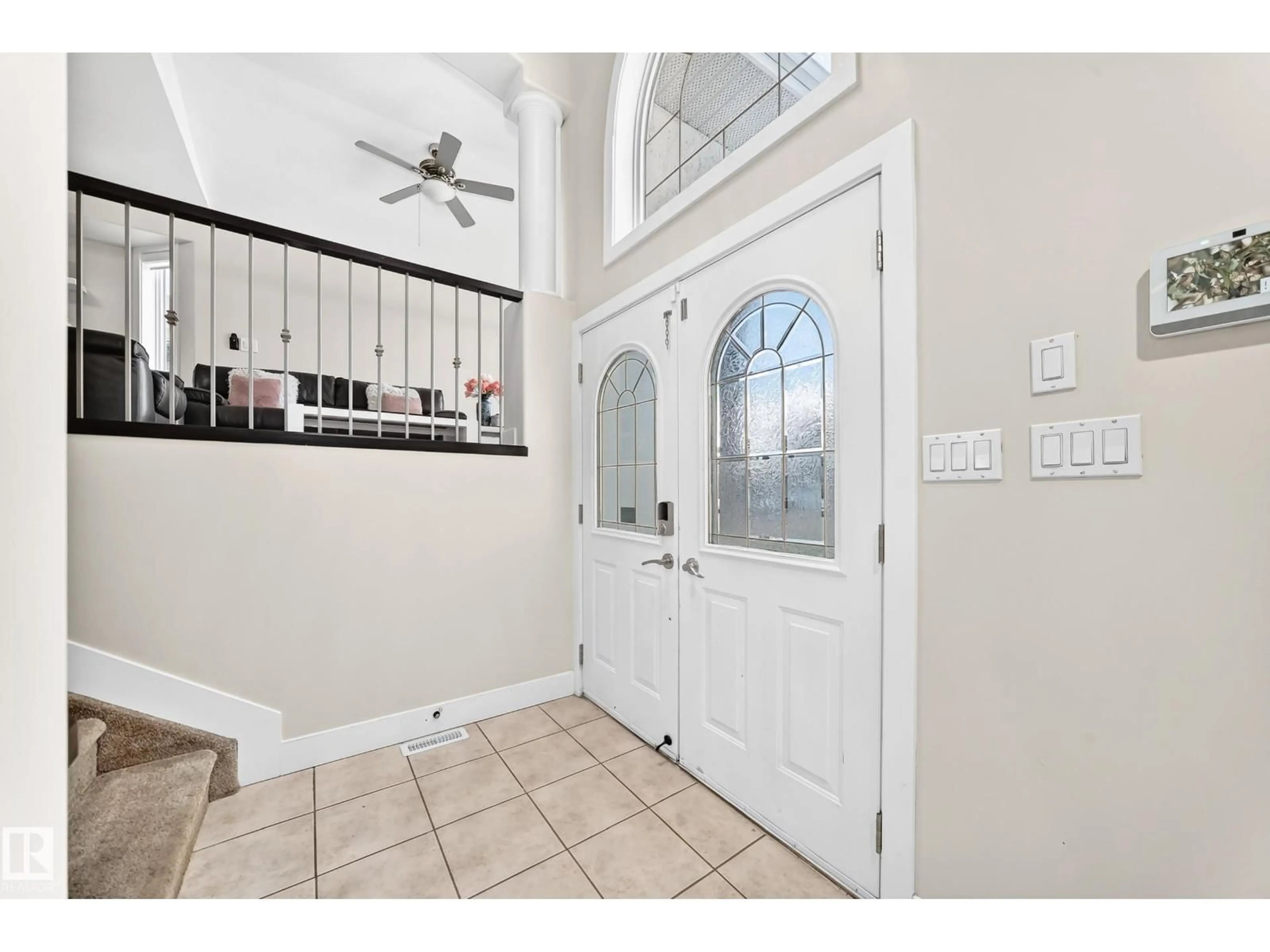 Indoor entryway for NW - 16124 76 ST, Edmonton Alberta T5Z3R8