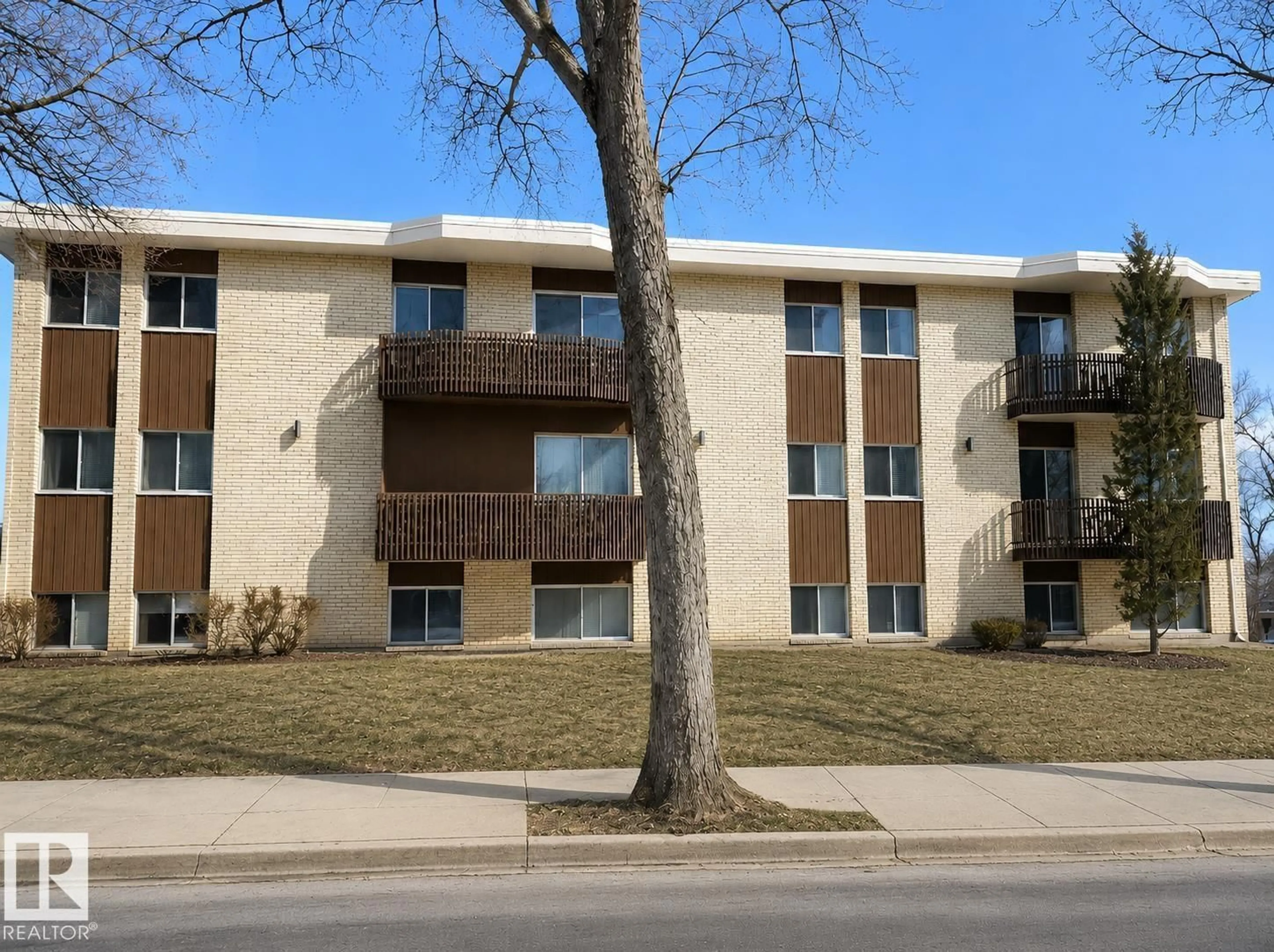 Unknown for 11907 81 ST, Edmonton Alberta T5B2S7