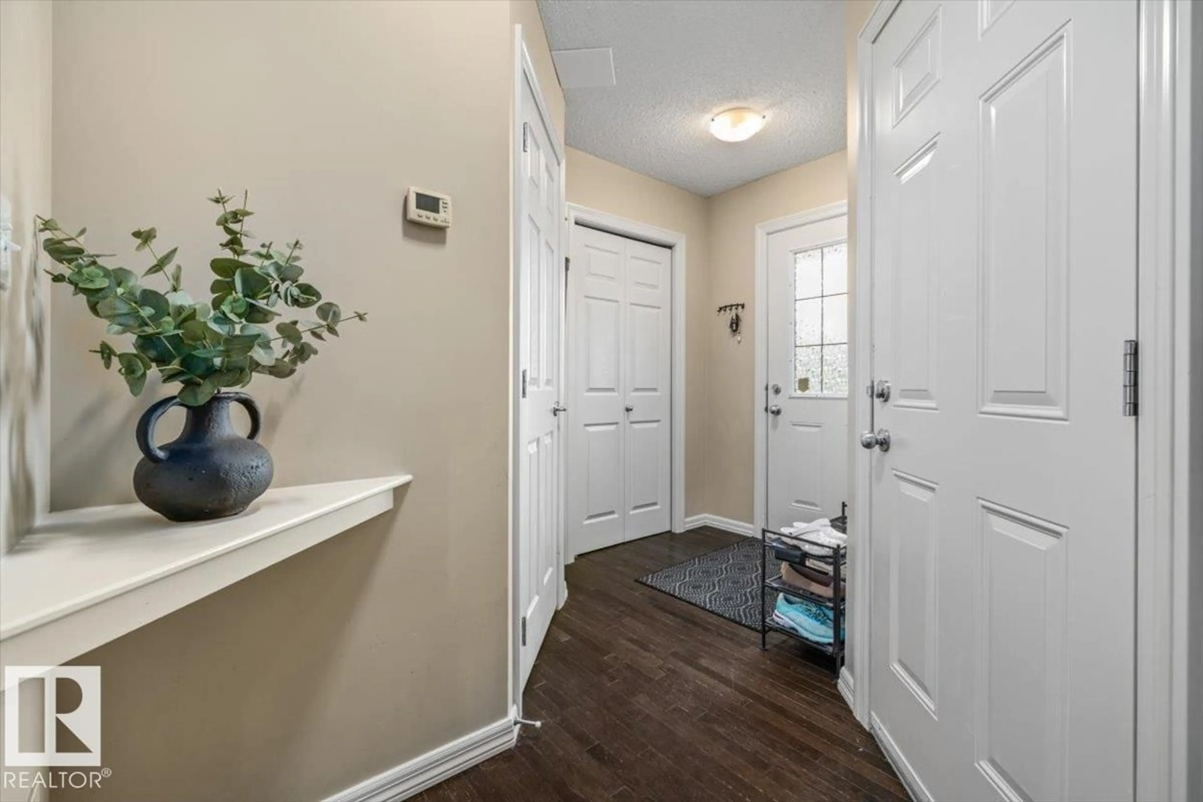 Indoor entryway for 7 - 5101 SOLEIL BV, Beaumont Alberta T4X0E3