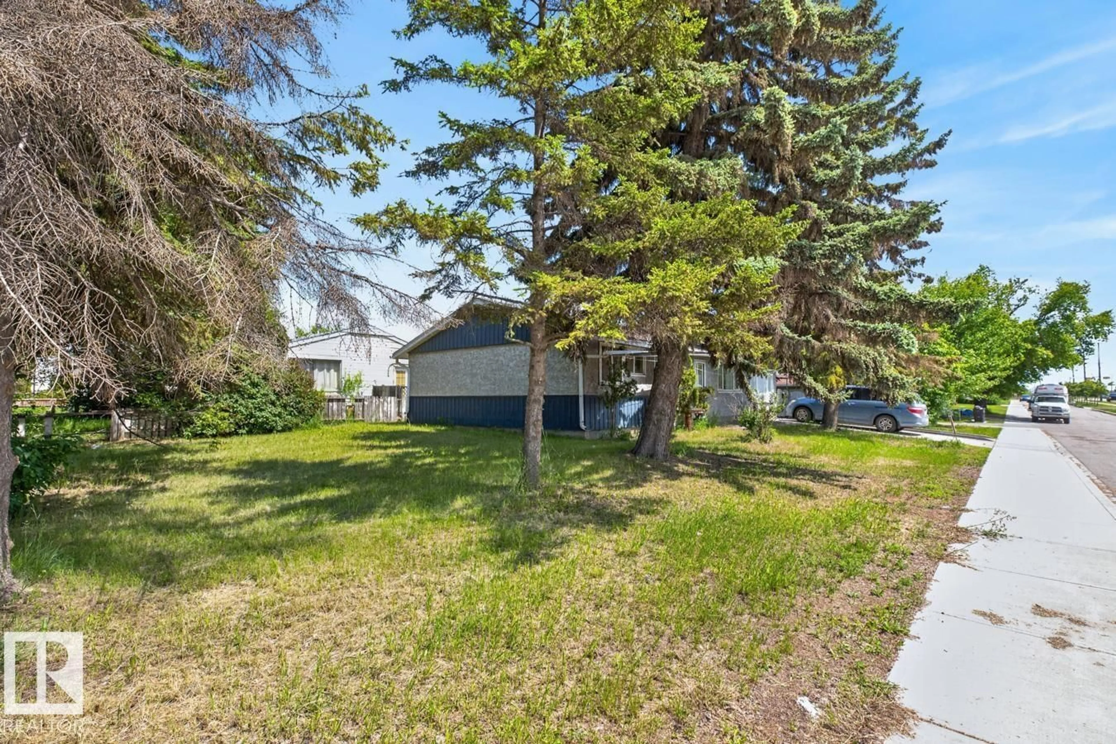 Unknown for 11408 127 AV, Edmonton Alberta T5E0C6