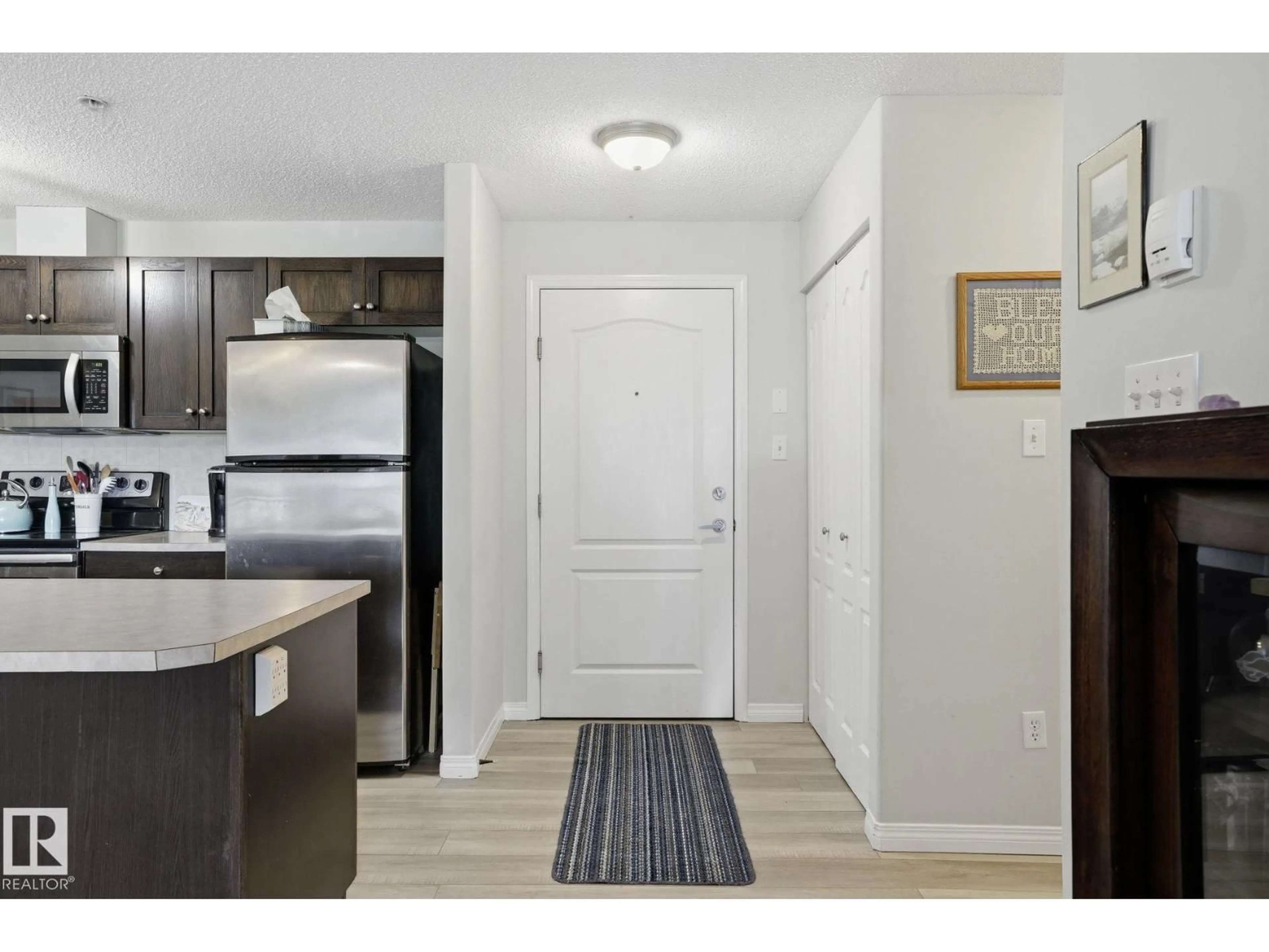 Indoor entryway for 9363 - 1223 SIMPSON DR, Edmonton Alberta T6R0N2