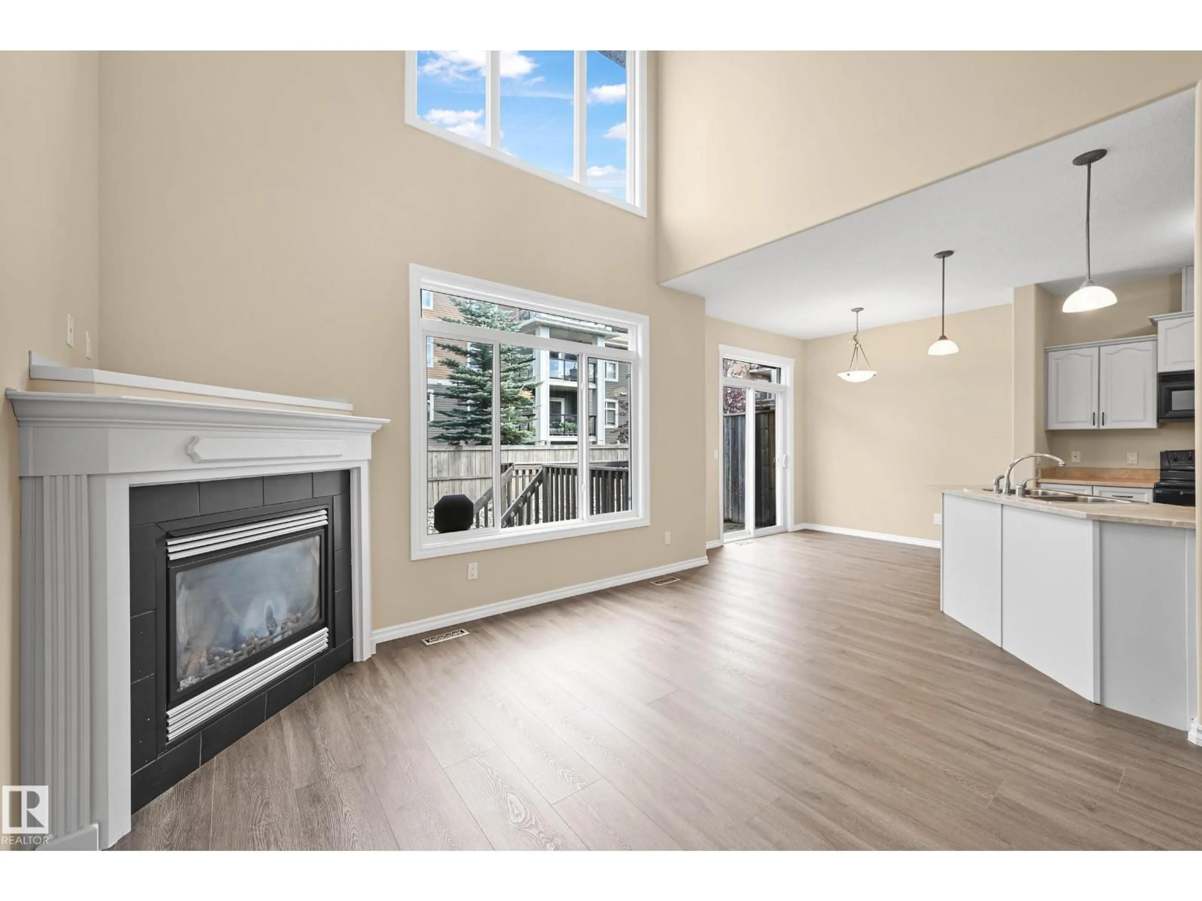 Unknown for SW - 11544 11 AV, Edmonton Alberta T6W1W8