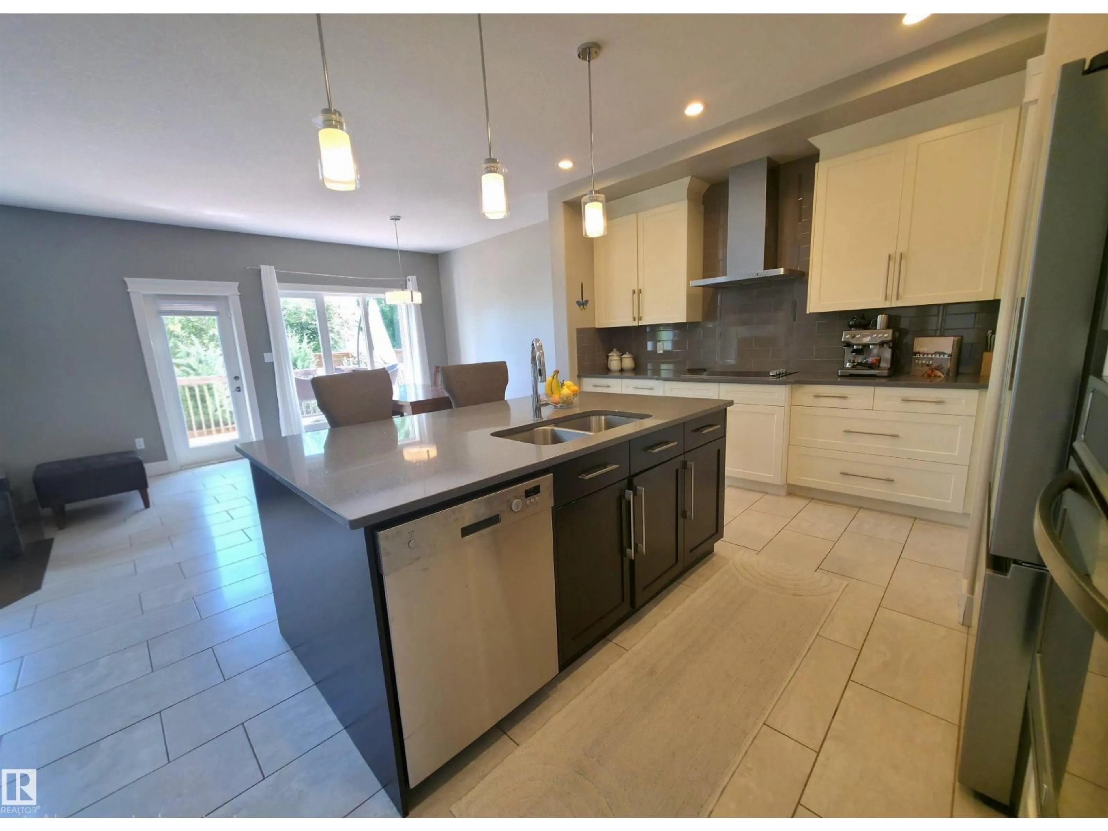Open concept kitchen, ceramic/tile floor for 1 HEMLOCK CL, Fort Saskatchewan Alberta T8L0V9