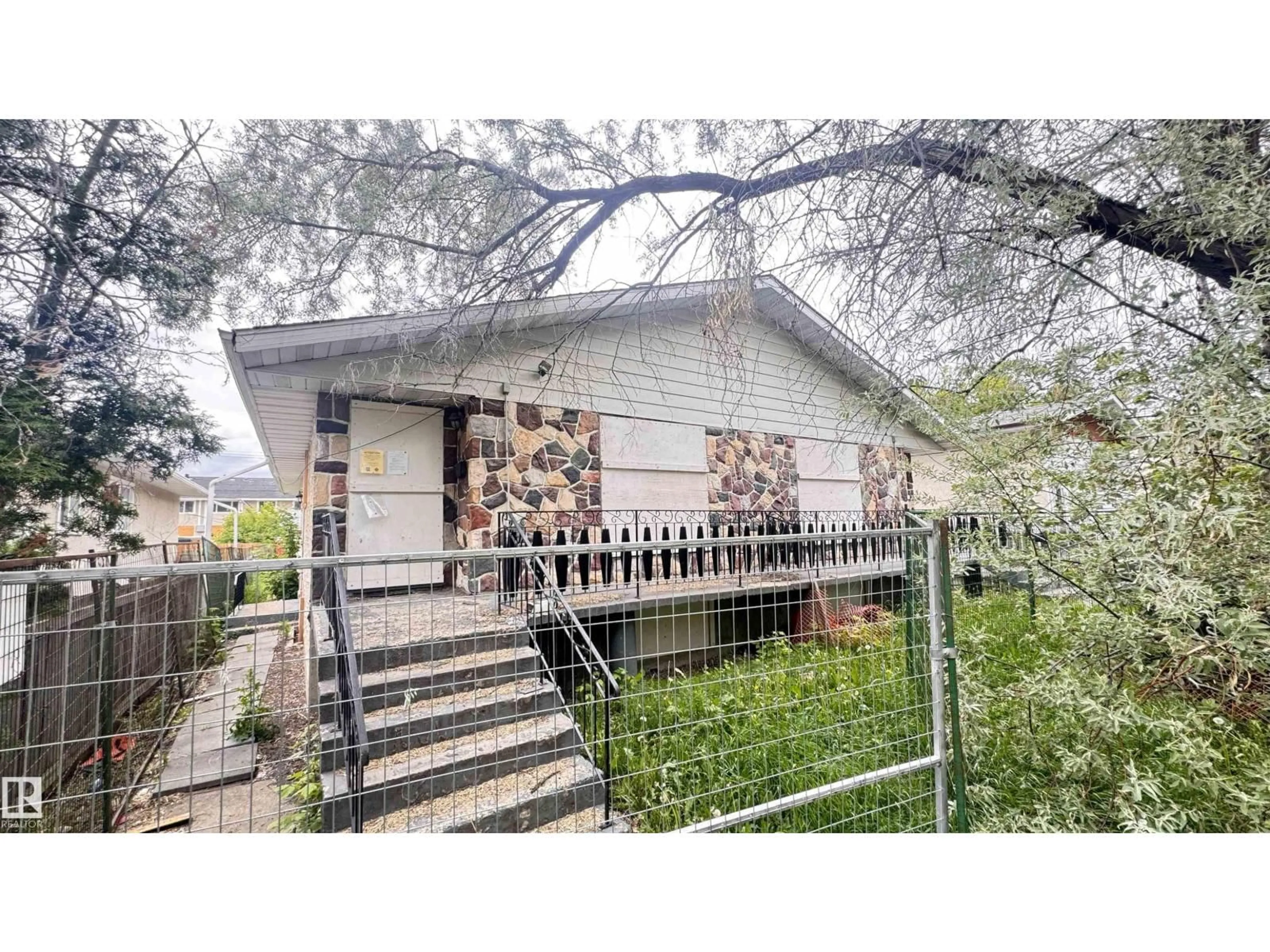 Unknown for 12036 81 ST, Edmonton Alberta T5B2S8