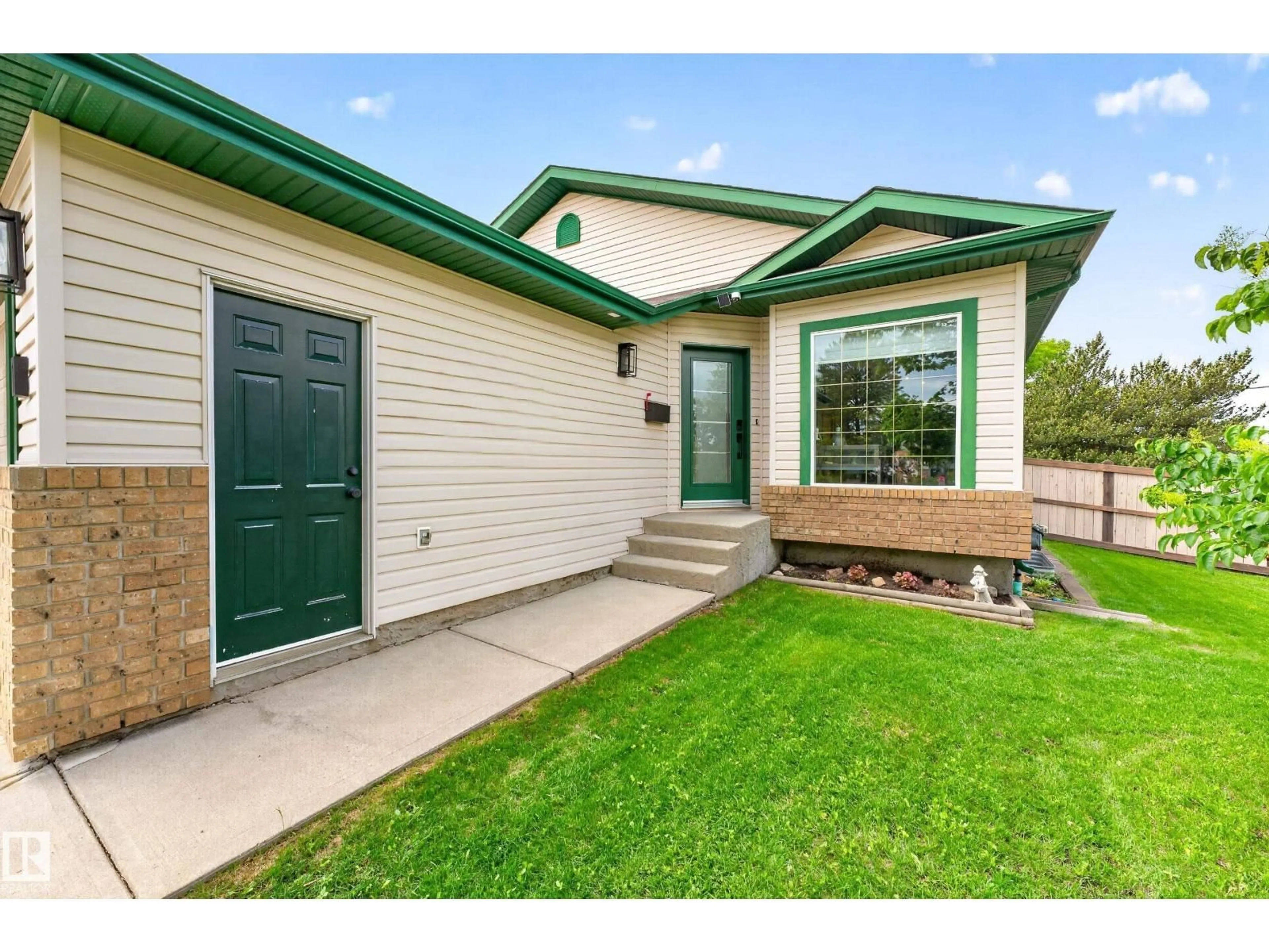Unknown for 1 PRIMROSE BV, Sherwood Park Alberta T8H2B8