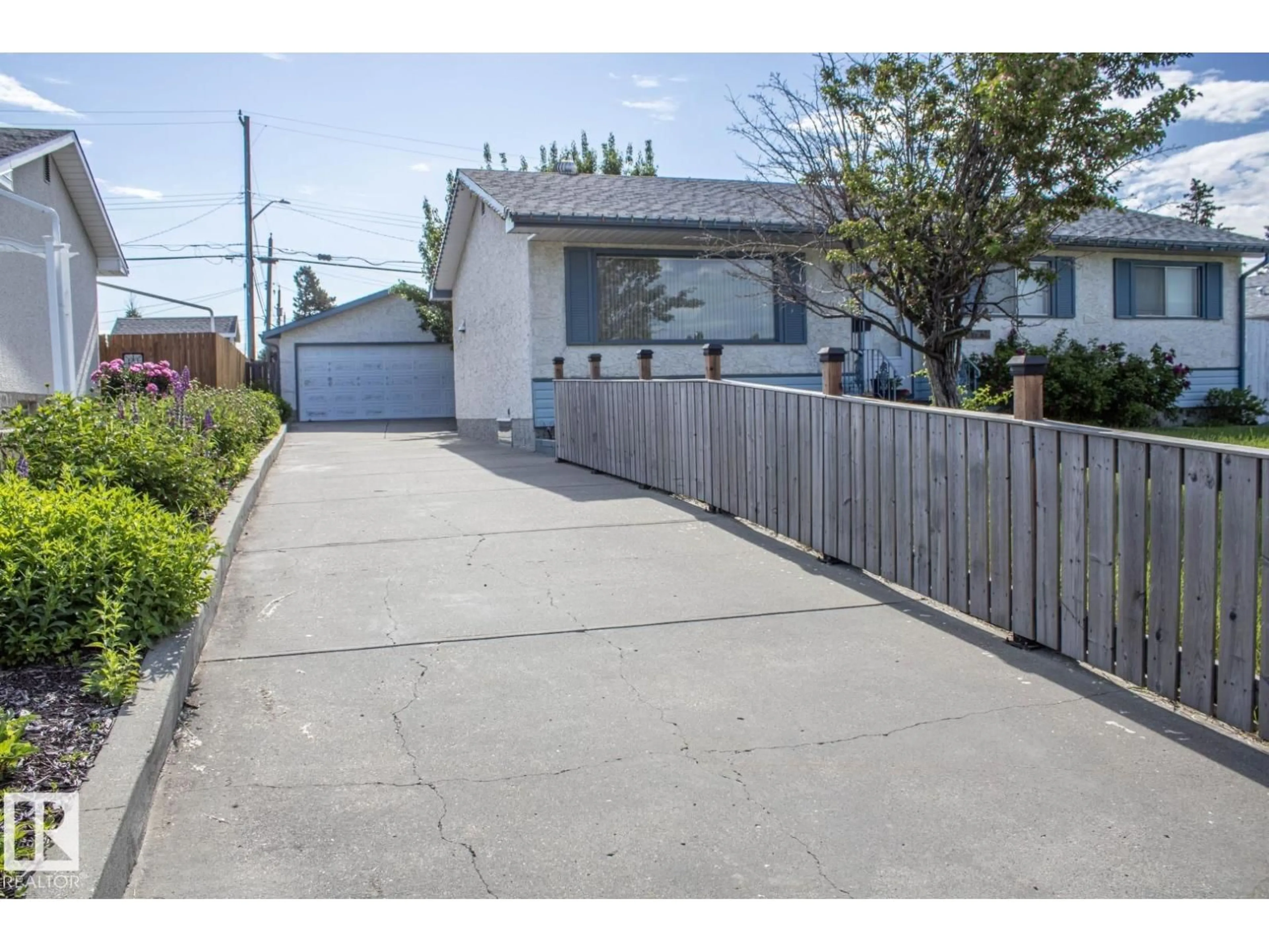 Unknown for 14107 58 ST, Edmonton Alberta T5A1N3