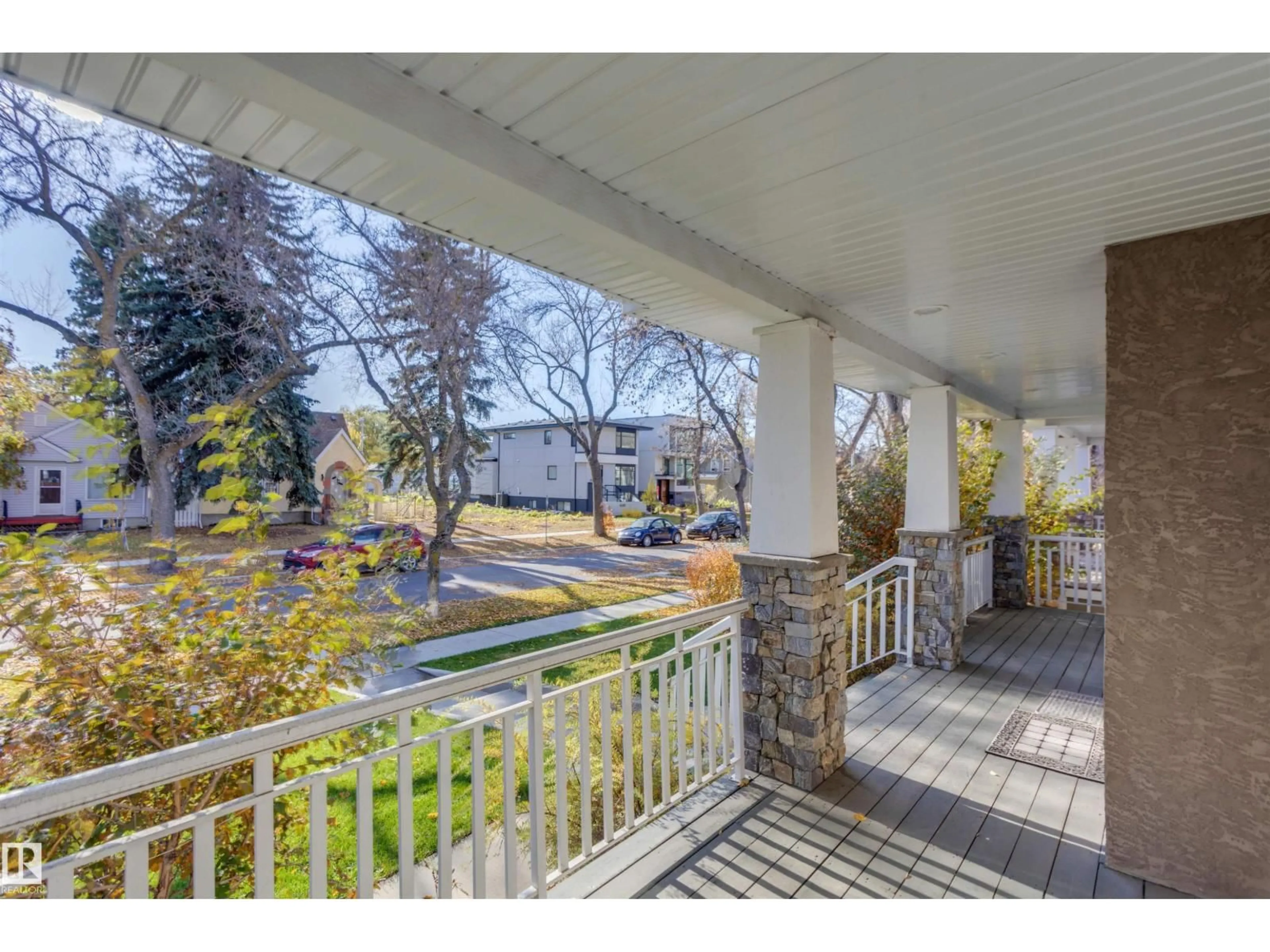 Patio, water/lake/river/ocean view for 11026 80 AV, Edmonton Alberta T6G0R3
