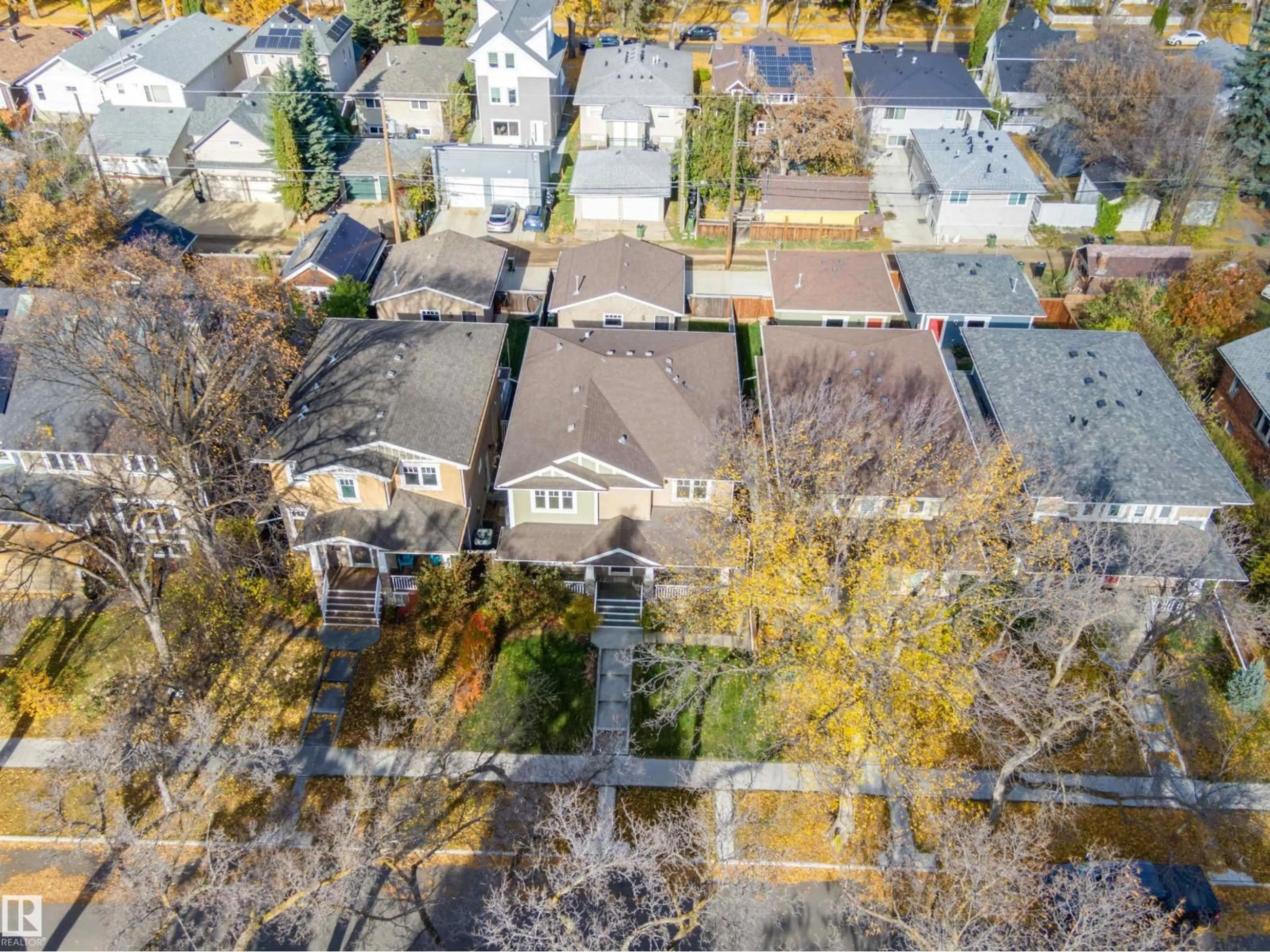 A pic from outside/outdoor area/front of a property/back of a property/a pic from drone, street for 11026 80 AV, Edmonton Alberta T6G0R3