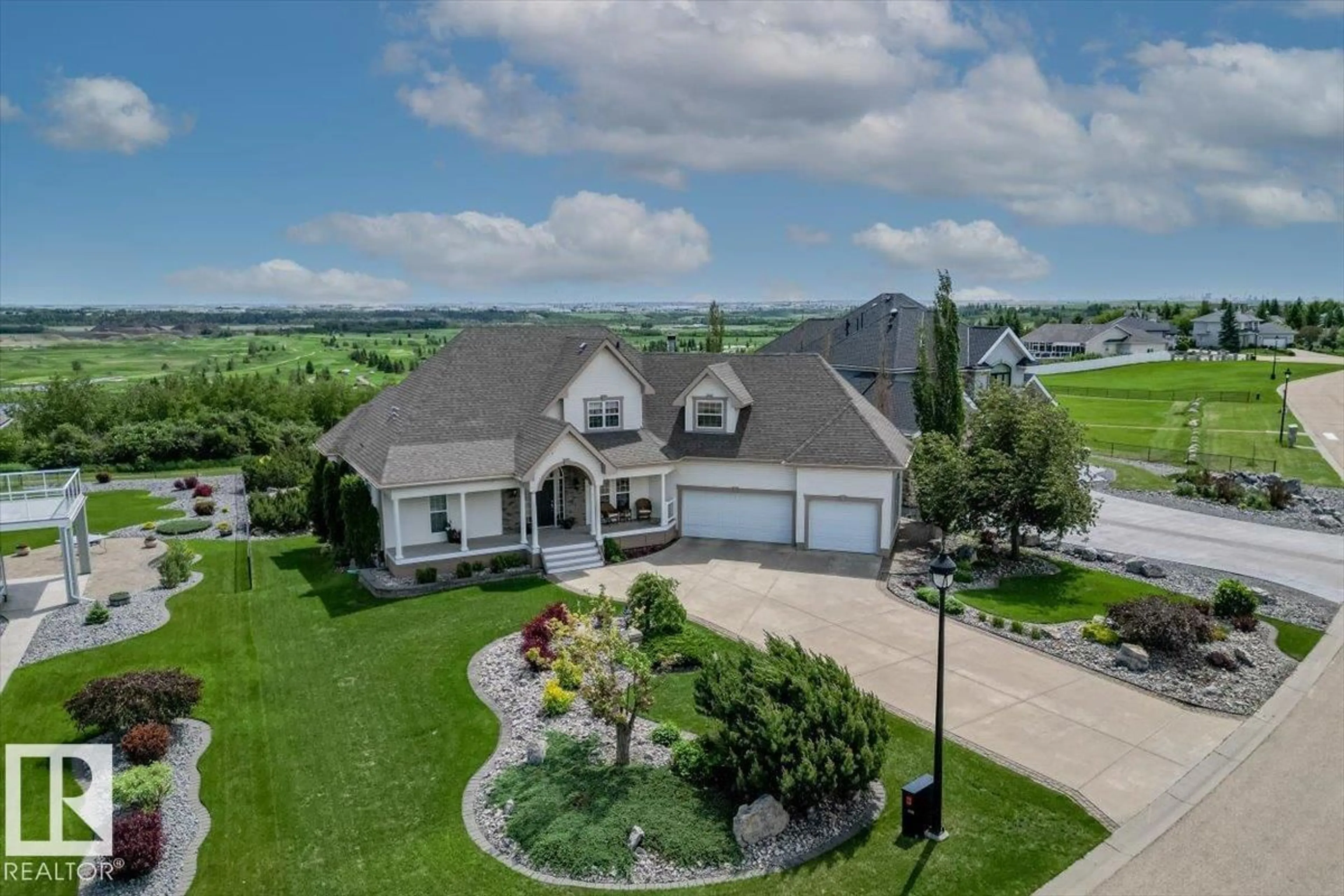A pic from outside/outdoor area/front of a property/back of a property/a pic from drone, unknown for NE - 16211 3 ST, Edmonton Alberta T5Y2Z6