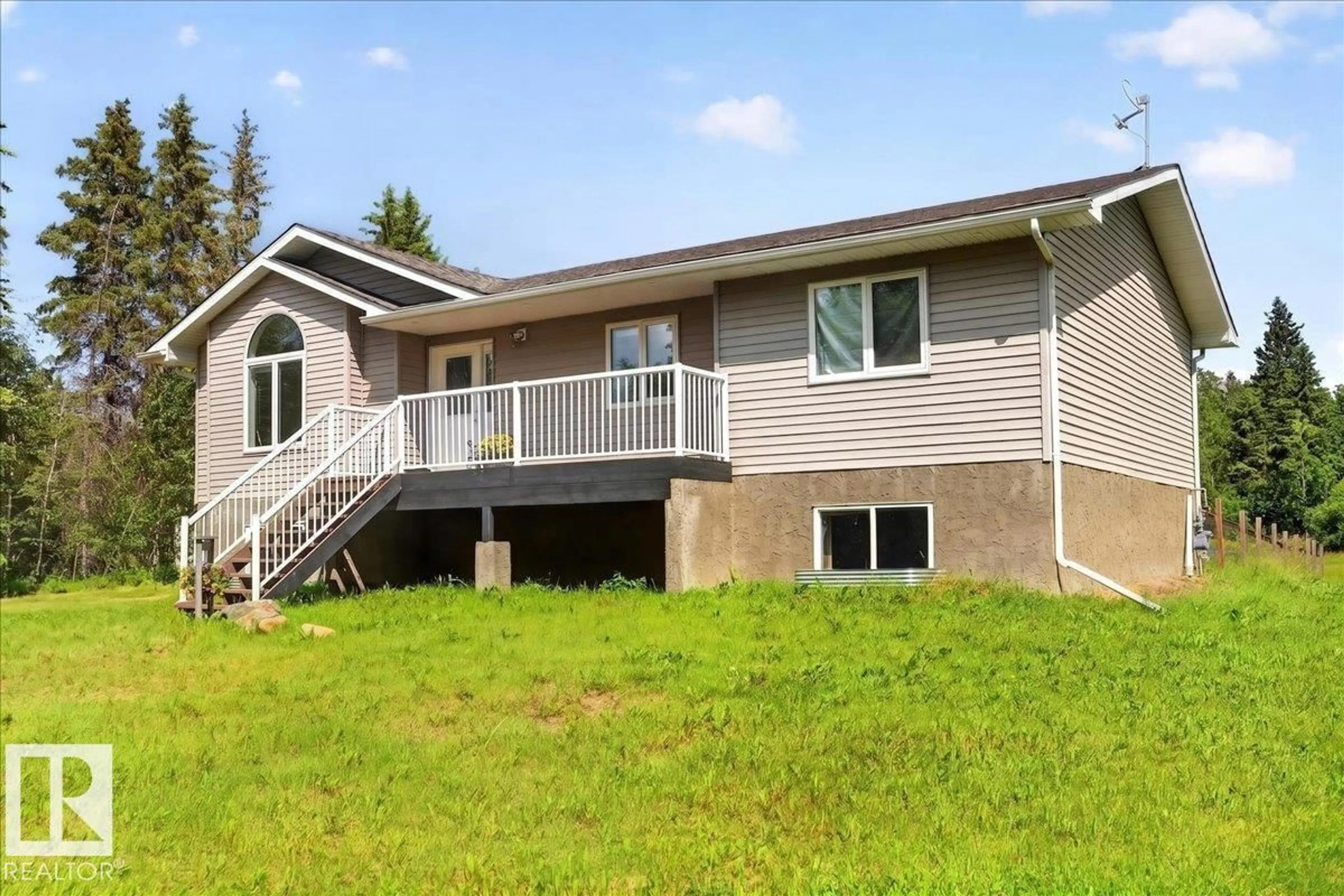 Home with vinyl exterior material, unknown for 23329 - 17 SH 651, Rural Sturgeon County Alberta T0A1N6