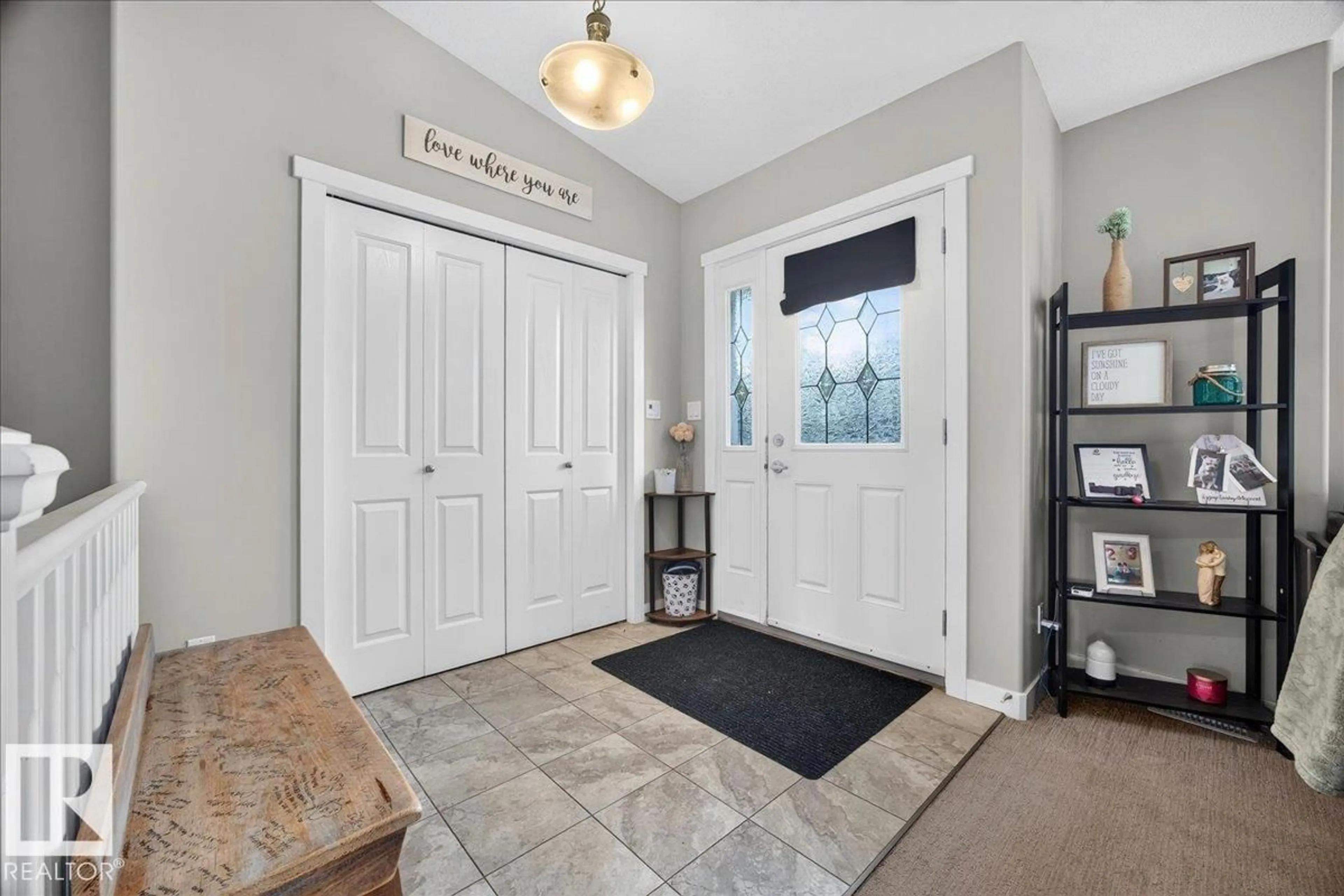 Indoor entryway for 23329 - 17 SH 651, Rural Sturgeon County Alberta T0A1N6