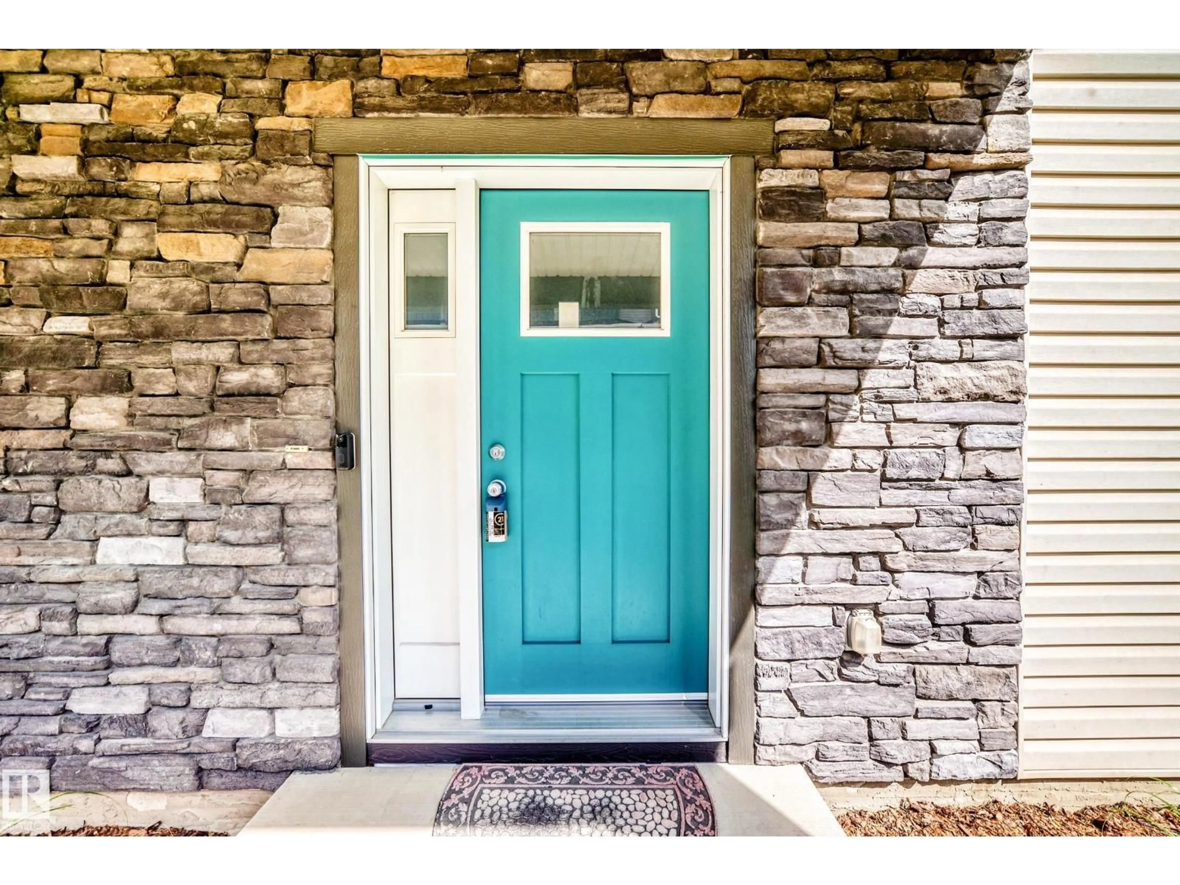 Indoor entryway for 12815 NW - 73 CUMBERLAND RD, Edmonton Alberta T6V0M2
