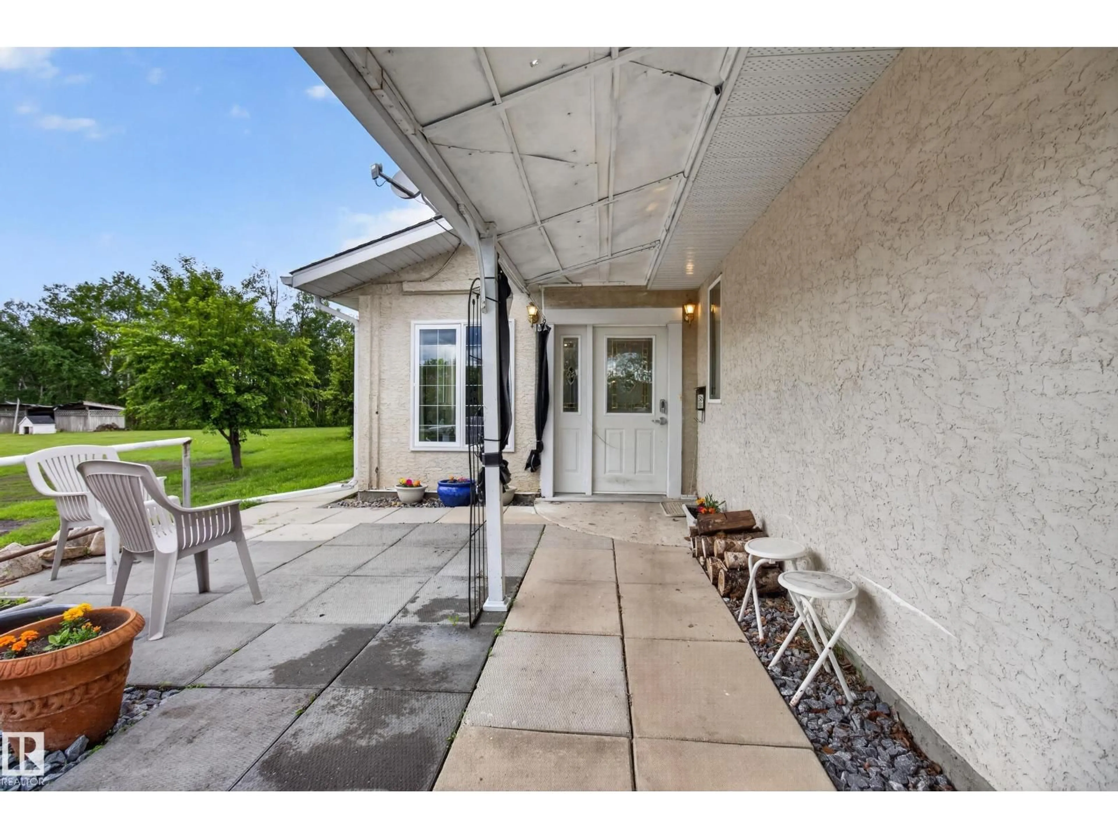 Patio, street for 52343 - 350 RGE ROAD 211, Rural Strathcona County Alberta T8G1A6
