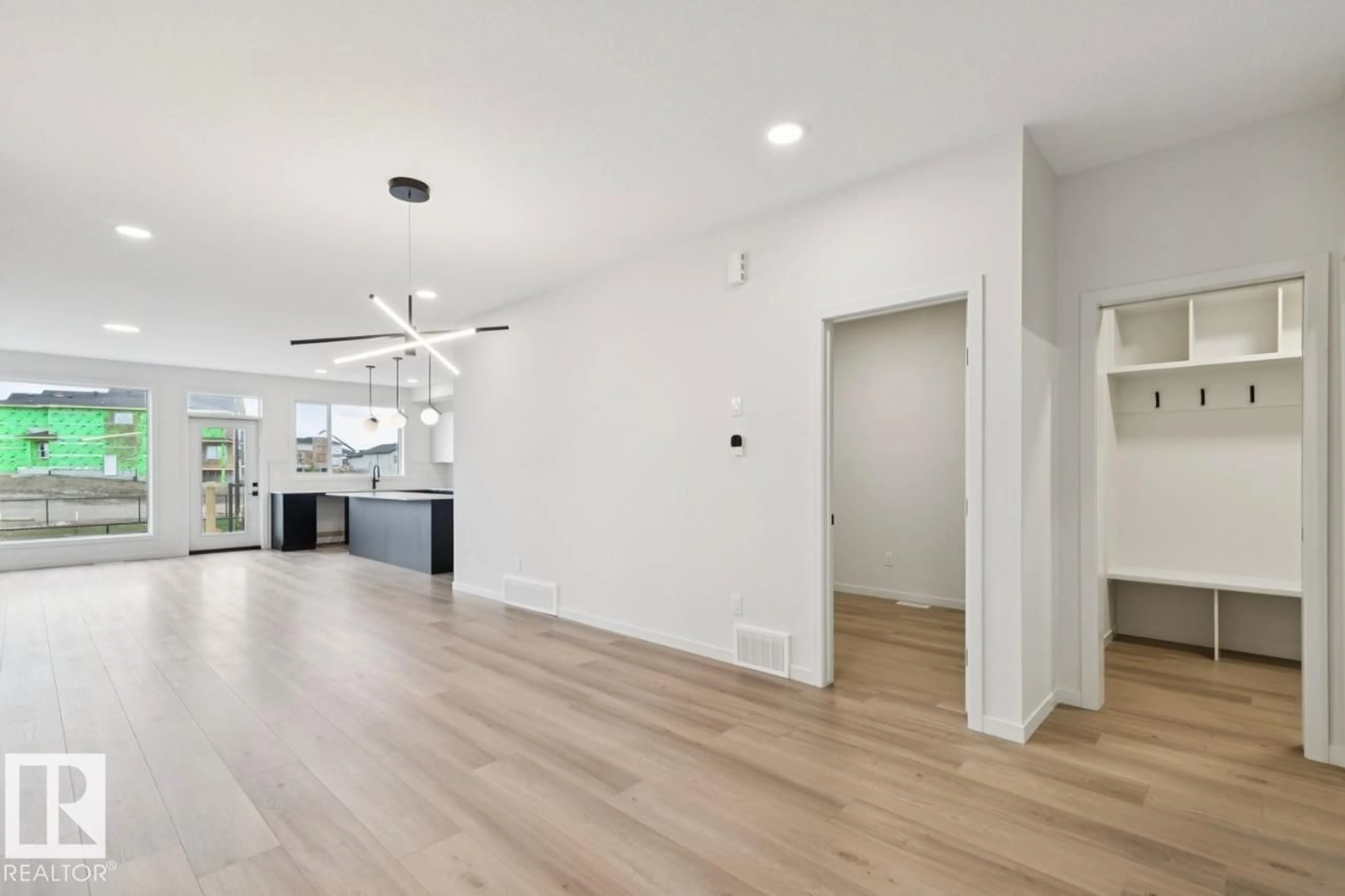 A pic of a room for 7351 KLAPSTEIN CR, Edmonton Alberta T6W5R8