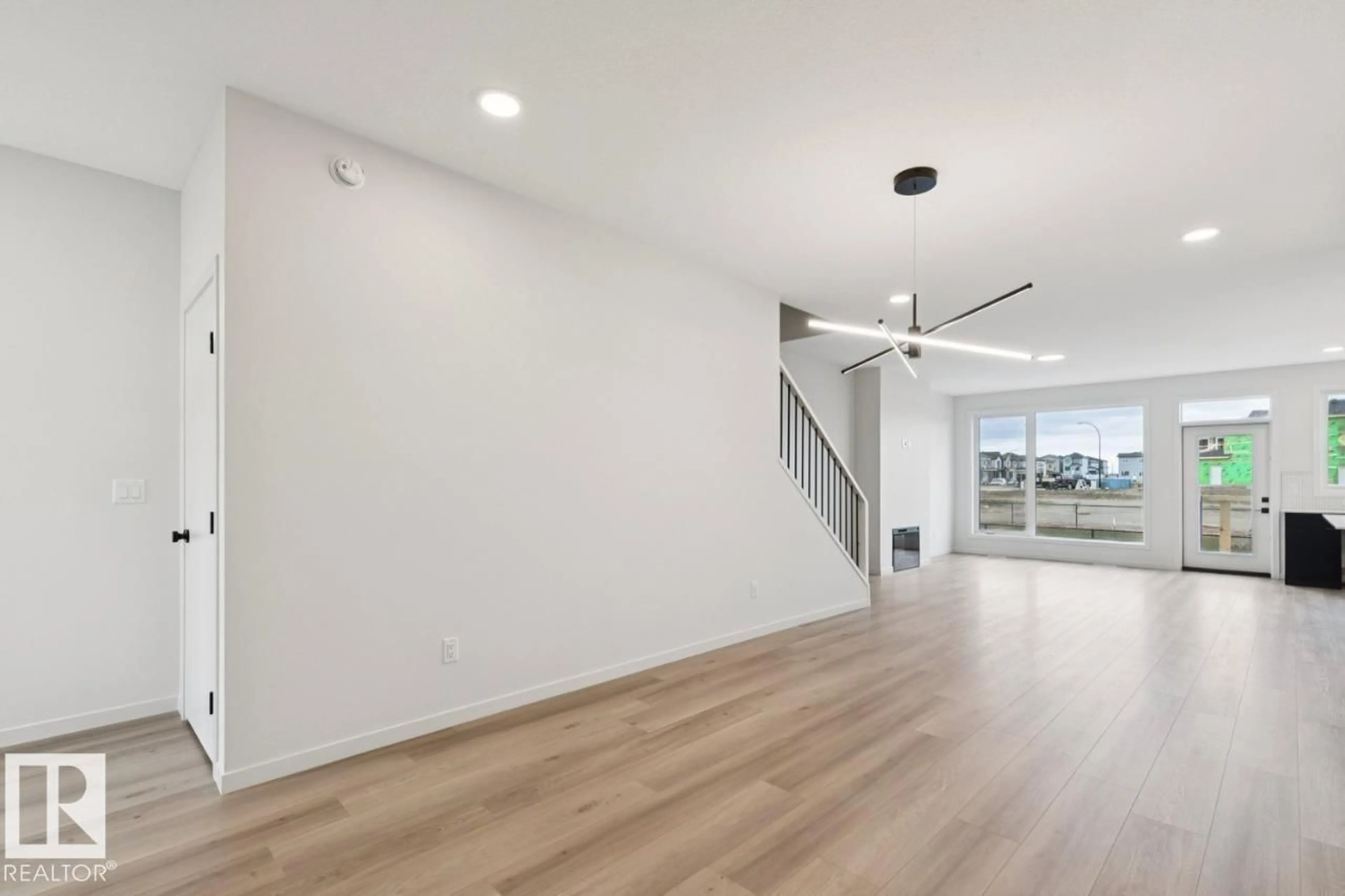 Unknown for 7351 KLAPSTEIN CR, Edmonton Alberta T6W5R8