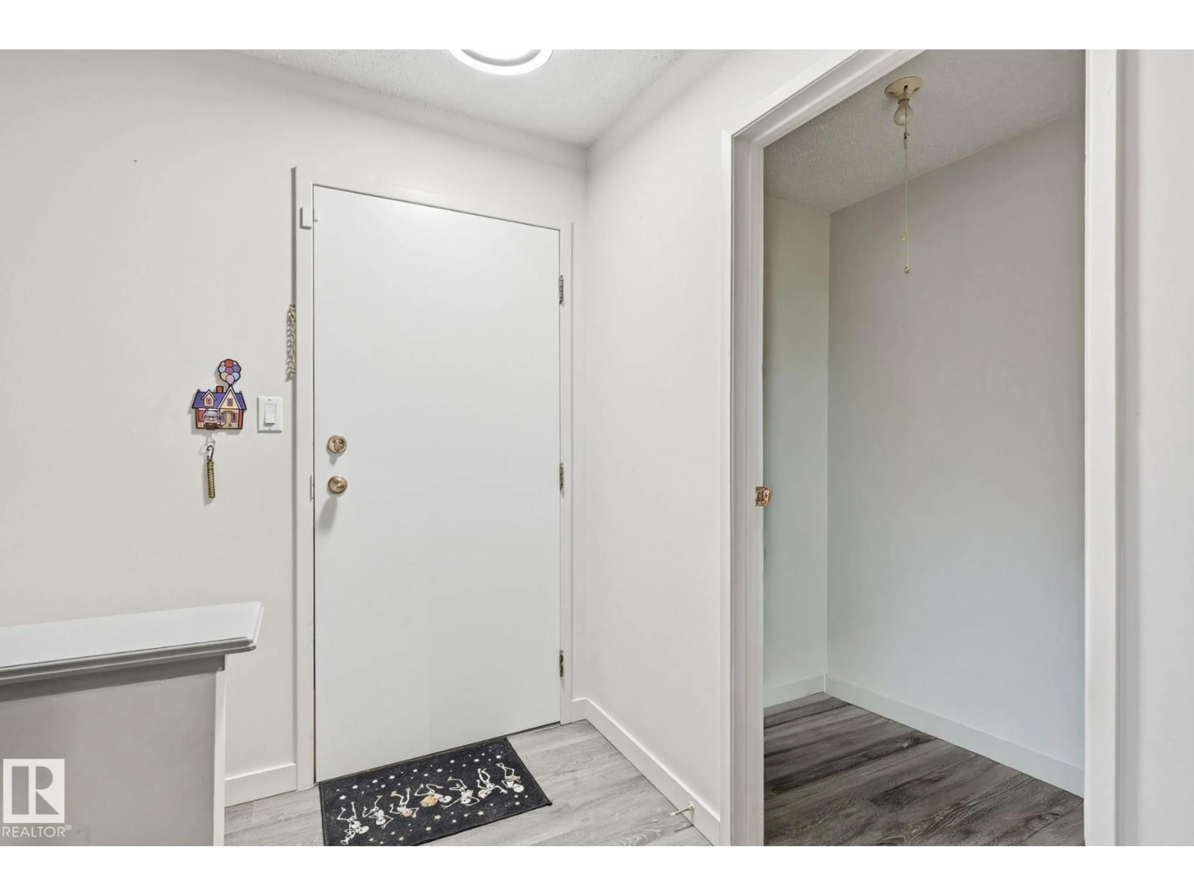 Indoor entryway for 41 - 204 AKINS DR, St. Albert Alberta T8N3M6