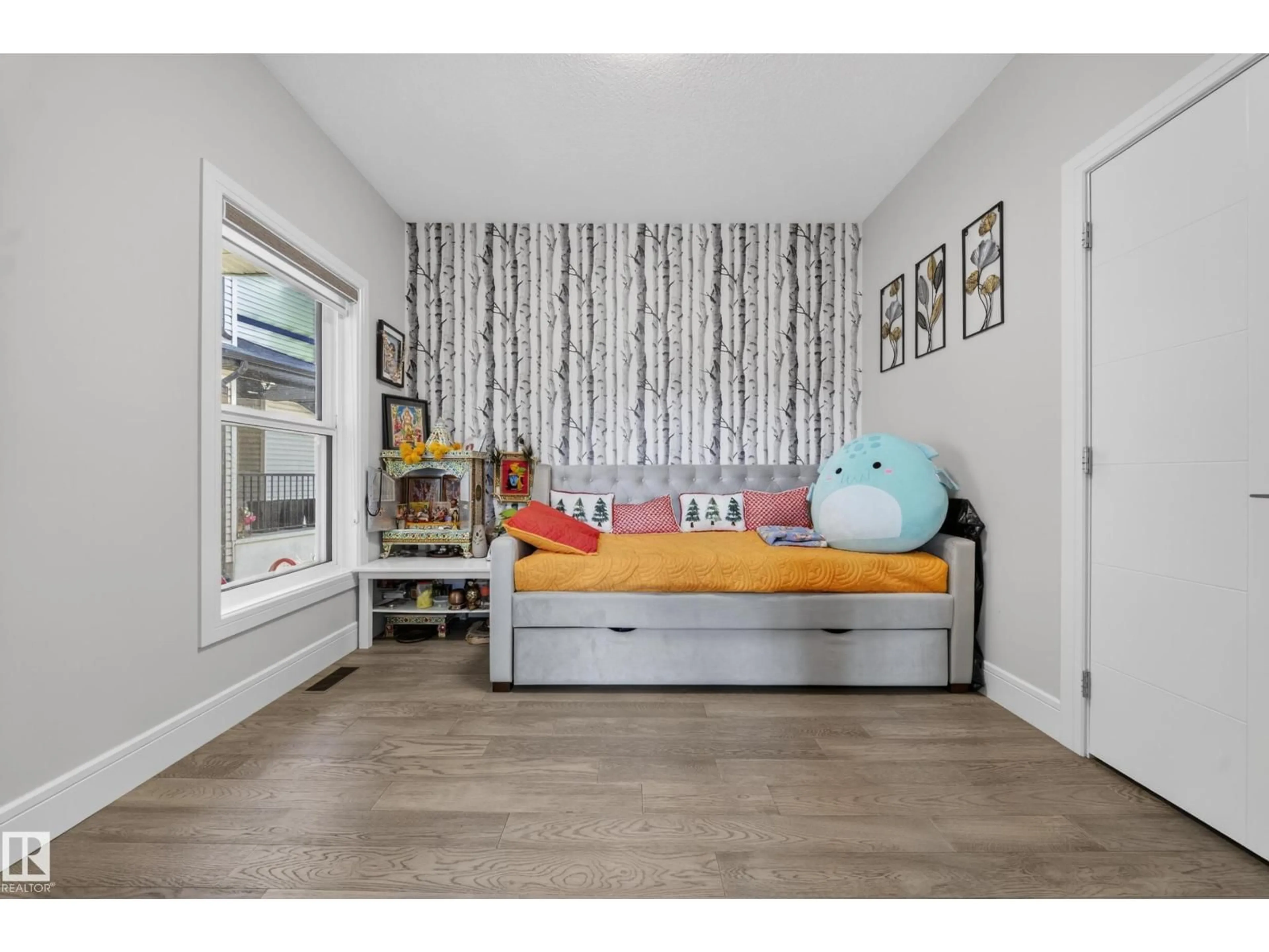 A pic of a room for 1927 18 ST, Edmonton Alberta T6T2K9